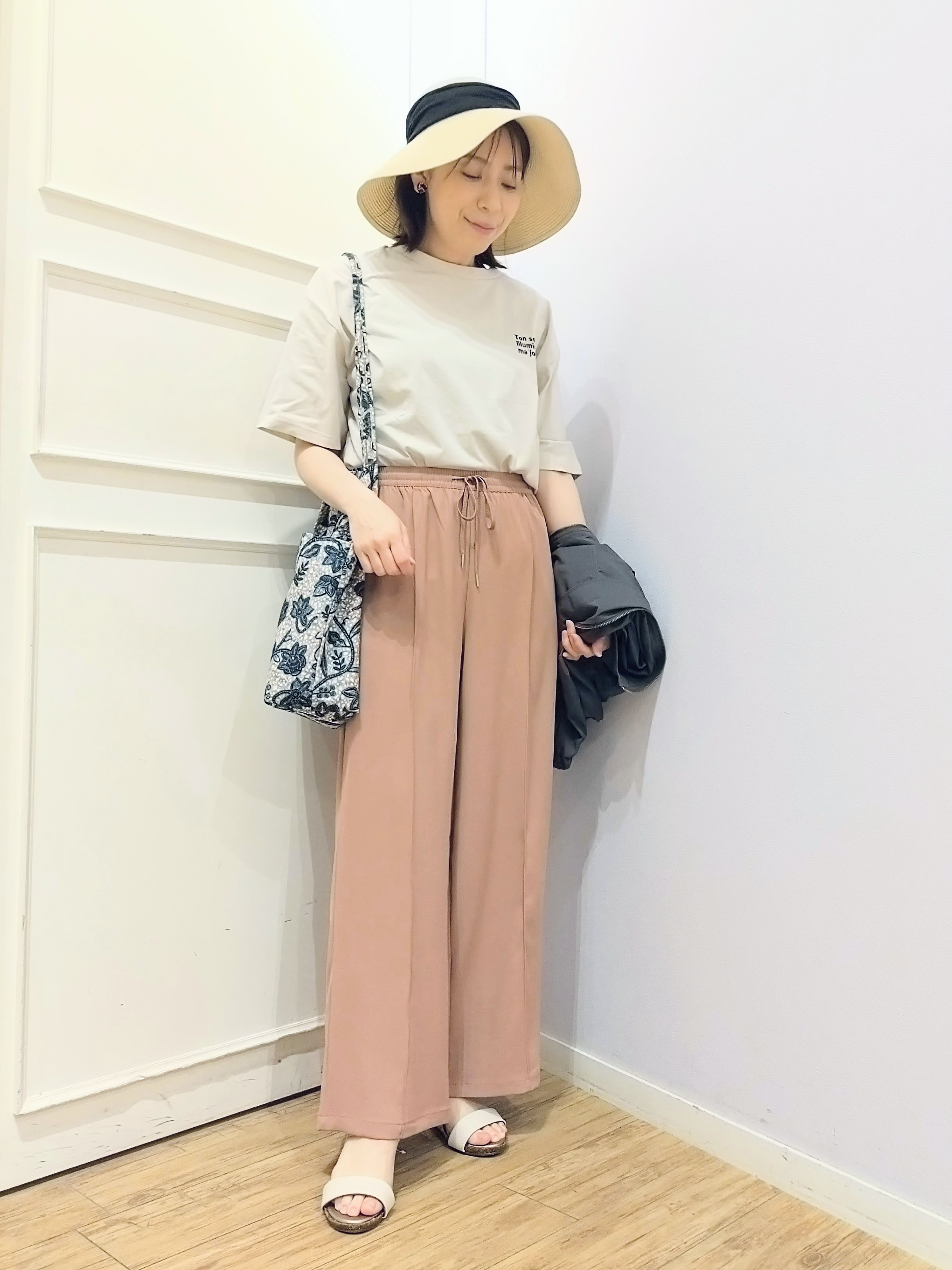 miomioさんの「SHOO･LA･RUE｜【綿100%/S-LL/プチプラ】ゆるシルエット シンプルTシャツ」を使ったコーディネート