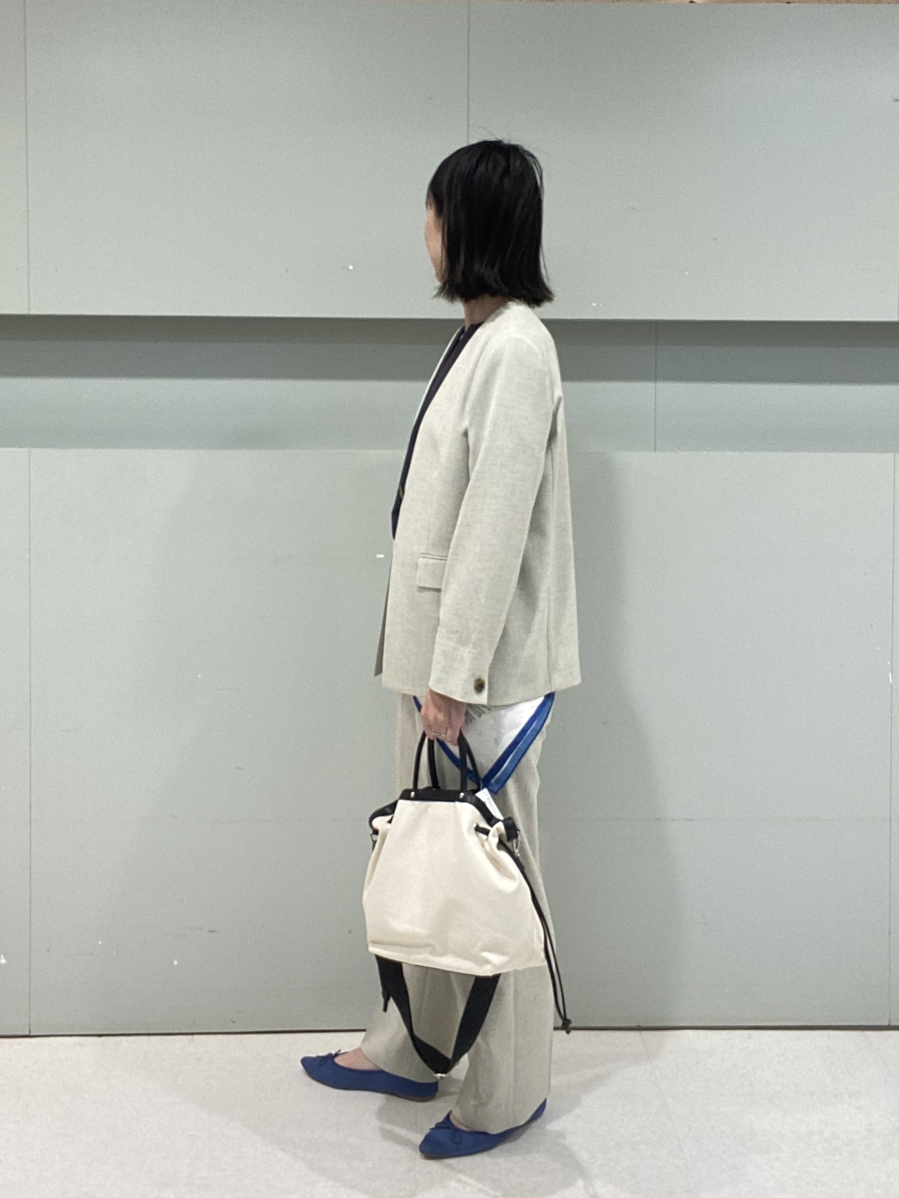 hitomiさんの「UNTITLED｜◆【さらりと快適/セットアップ可/UV/接触冷感】スラブカラーレスジャケット」を使ったコーディネート