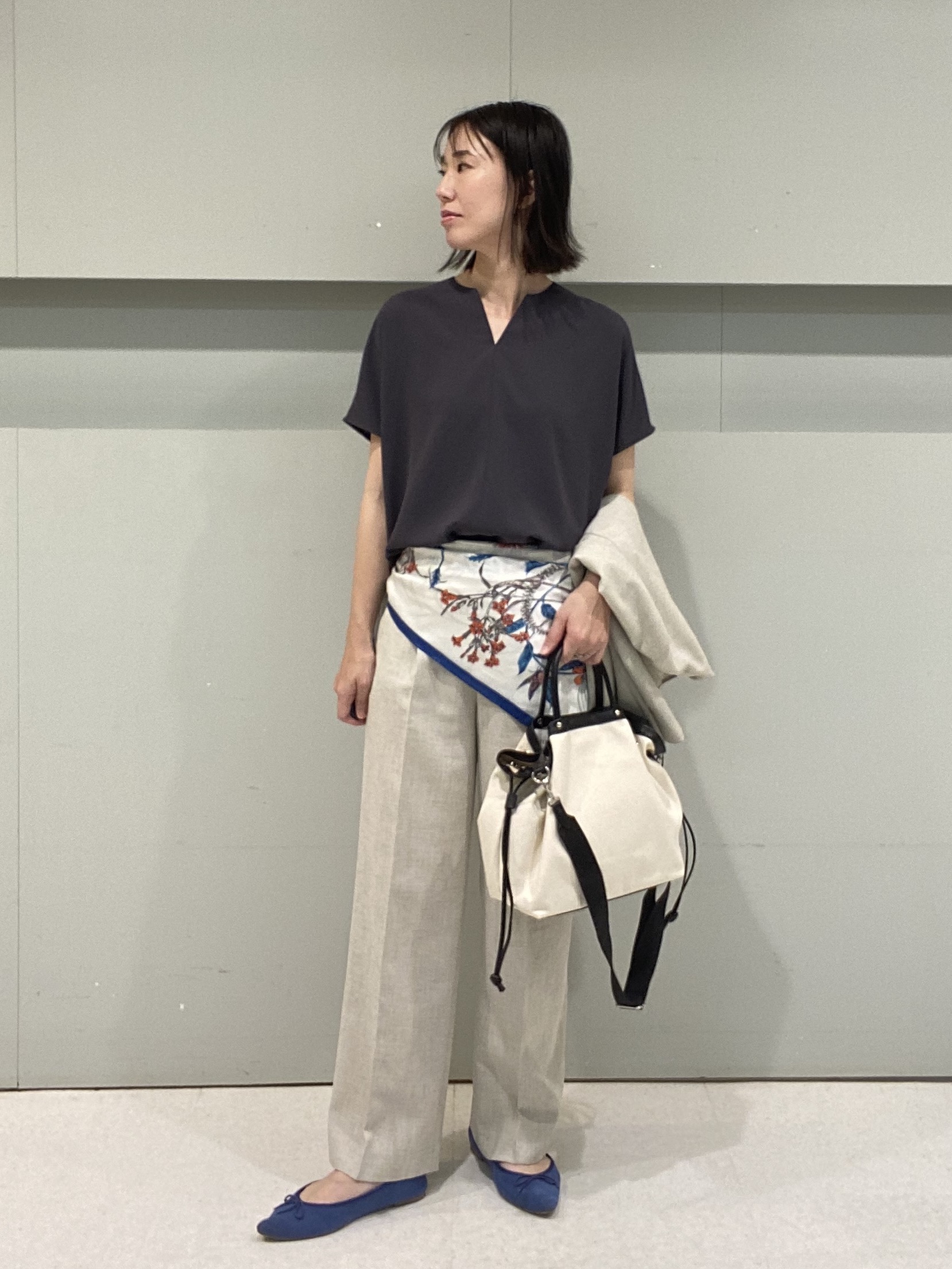 hitomiさんの「UNTITLED｜◆【さらりと快適/セットアップ可/UV/接触冷感】スラブカラーレスジャケット」を使ったコーディネート