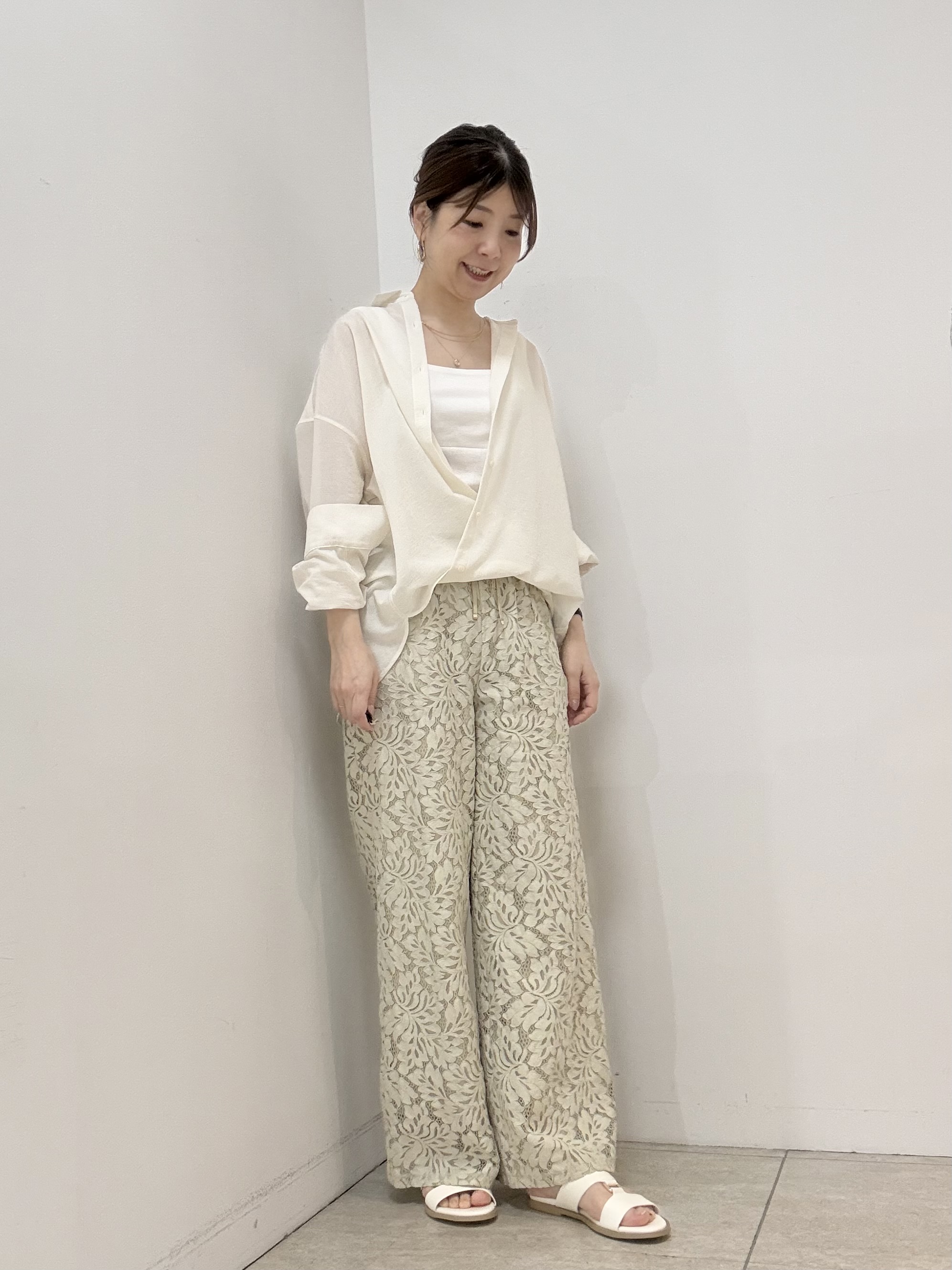 かなえさんの「UNTITLED｜◆【2WAY/マシンウォッシャブル】カシュクールデザインシャツ」を使ったコーディネート