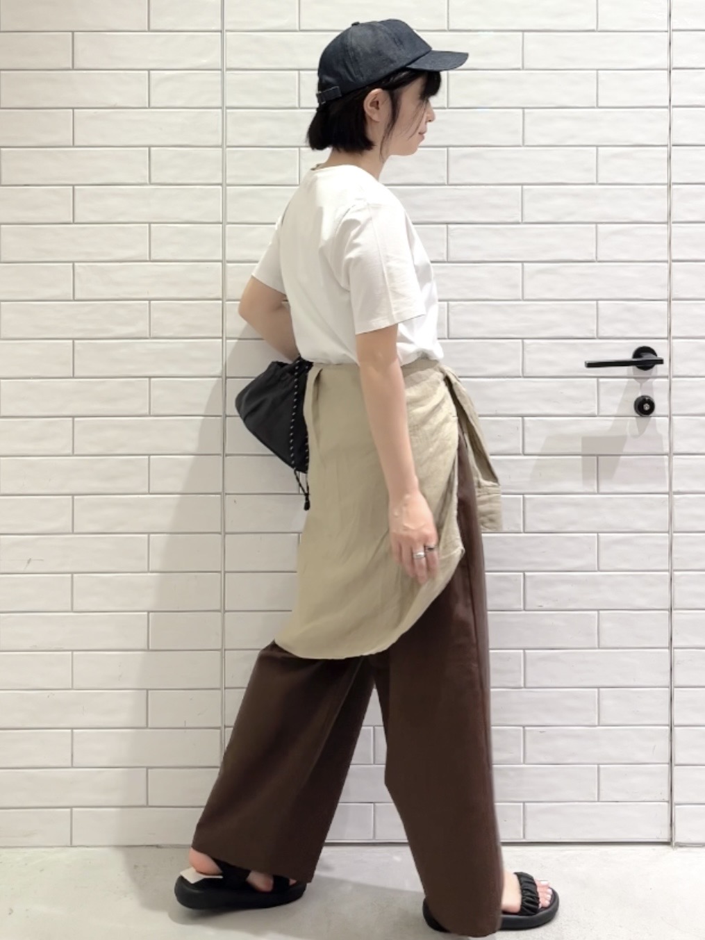 しおりさんの「OPAQUE.CLIP｜フレンチリネンシャツ／カシュクール【洗濯機OK】《5col》」を使ったコーディネート