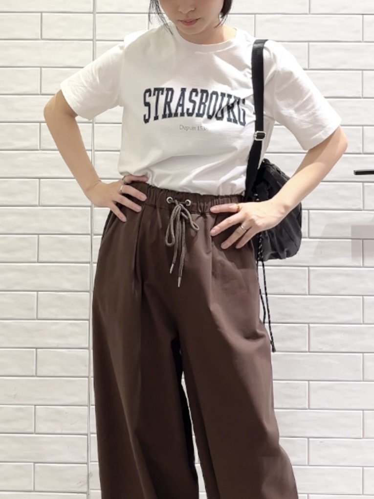 しおりさんの「OPAQUE.CLIP｜アソートロゴTシャツ【洗濯機OK】」を使ったコーディネート
