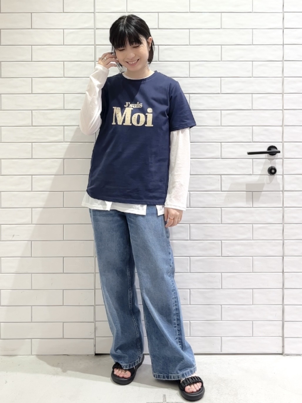 しおりさんの「OPAQUE.CLIP｜アソートロゴTシャツ【洗濯機OK】」を使ったコーディネート