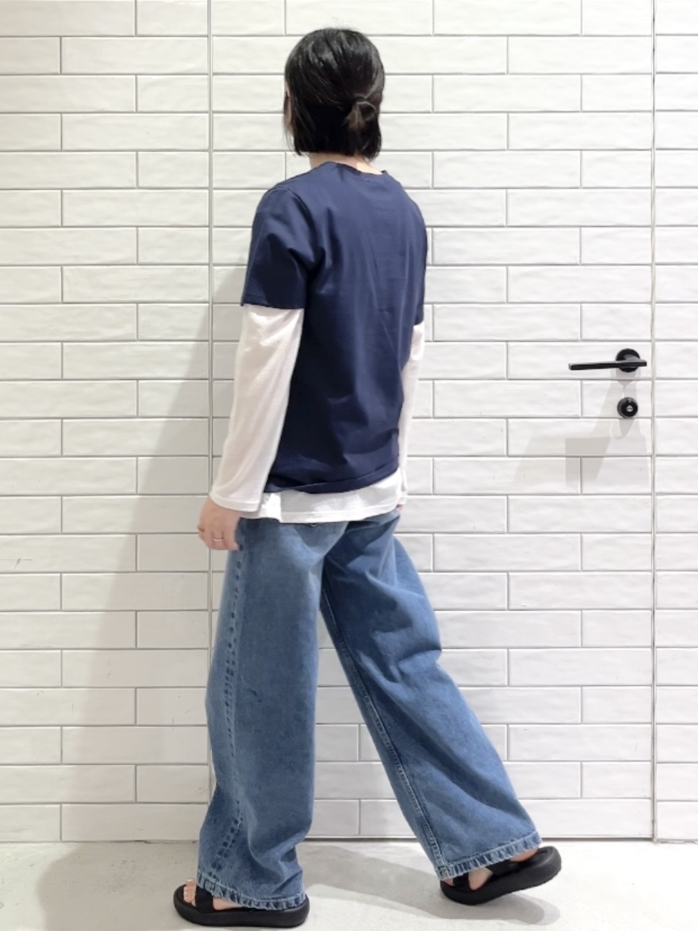 しおりさんの「OPAQUE.CLIP｜アソートロゴTシャツ【洗濯機OK】」を使ったコーディネート