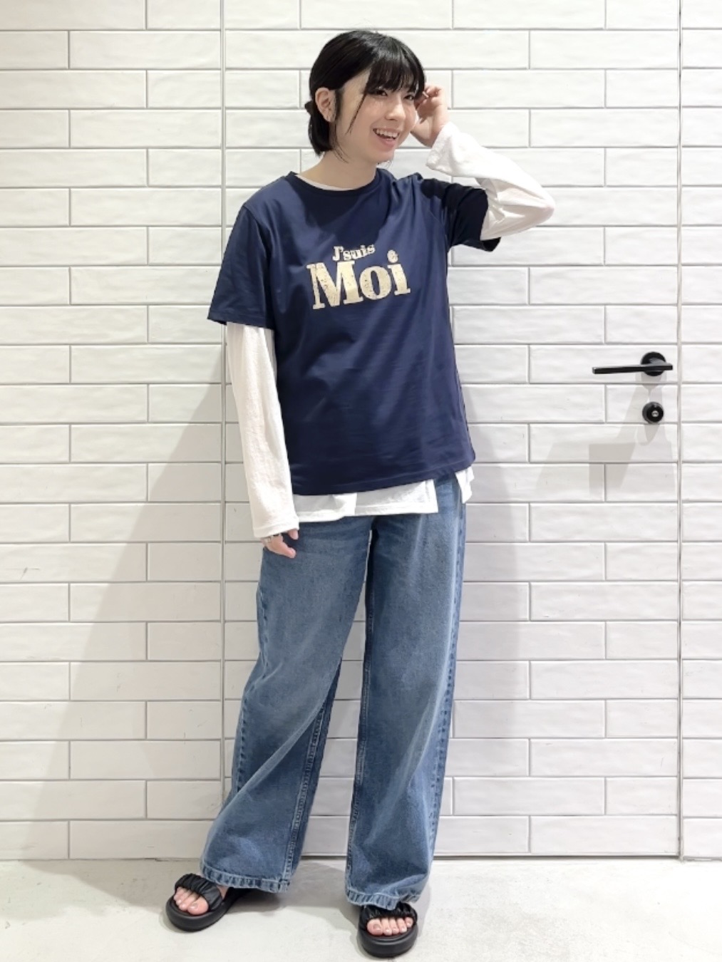 しおりさんの「OPAQUE.CLIP｜アソートロゴTシャツ【洗濯機OK】」を使ったコーディネート