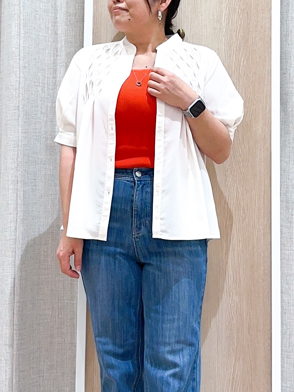 naoさんの「grove｜【体型カバー】ON・OFF使えるスモッキングタックブラウス」を使ったコーディネート