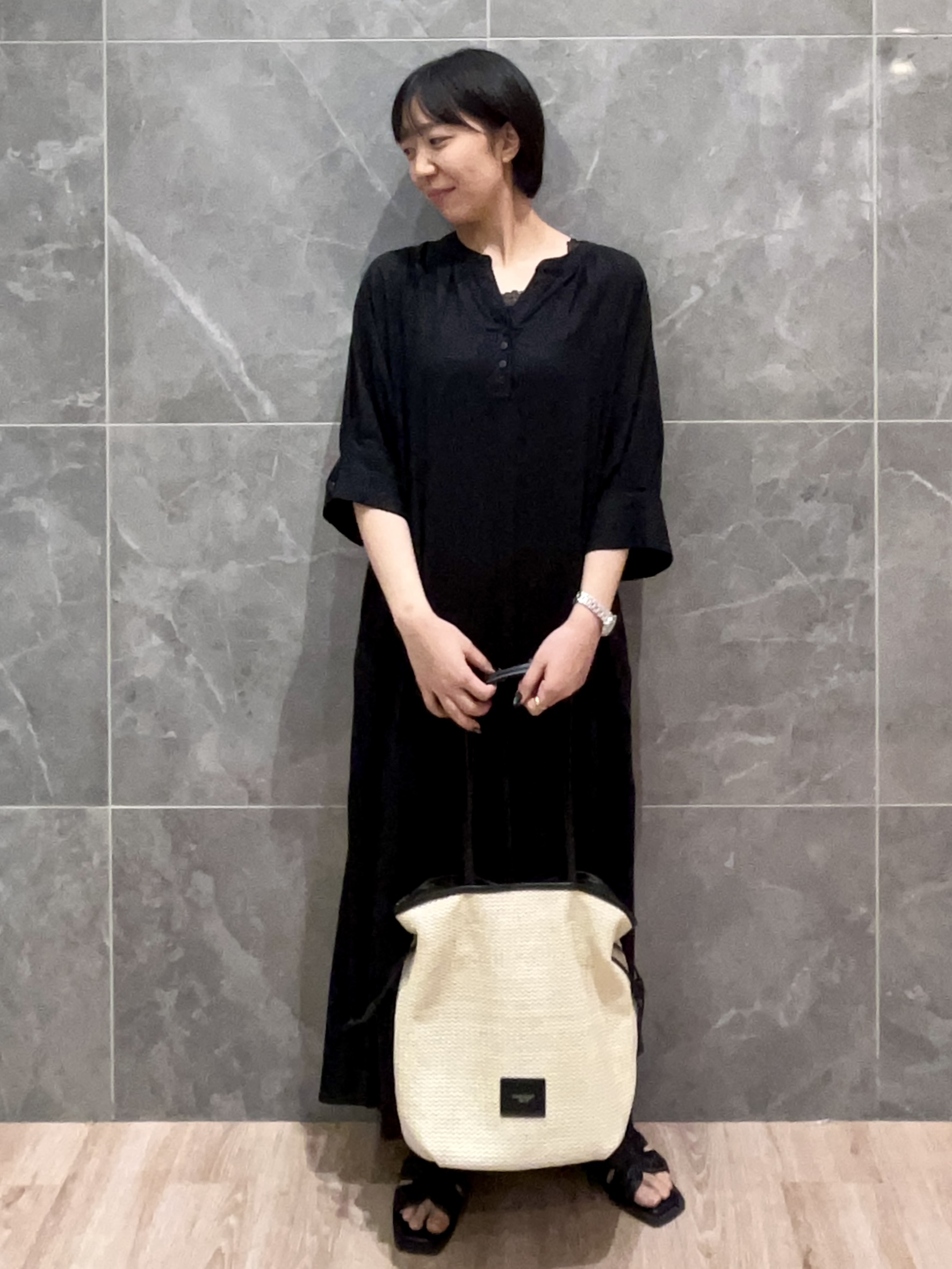 みくさんの「OPAQUE.CLIP｜キーネックロングワンピース【洗える】」を使ったコーディネート