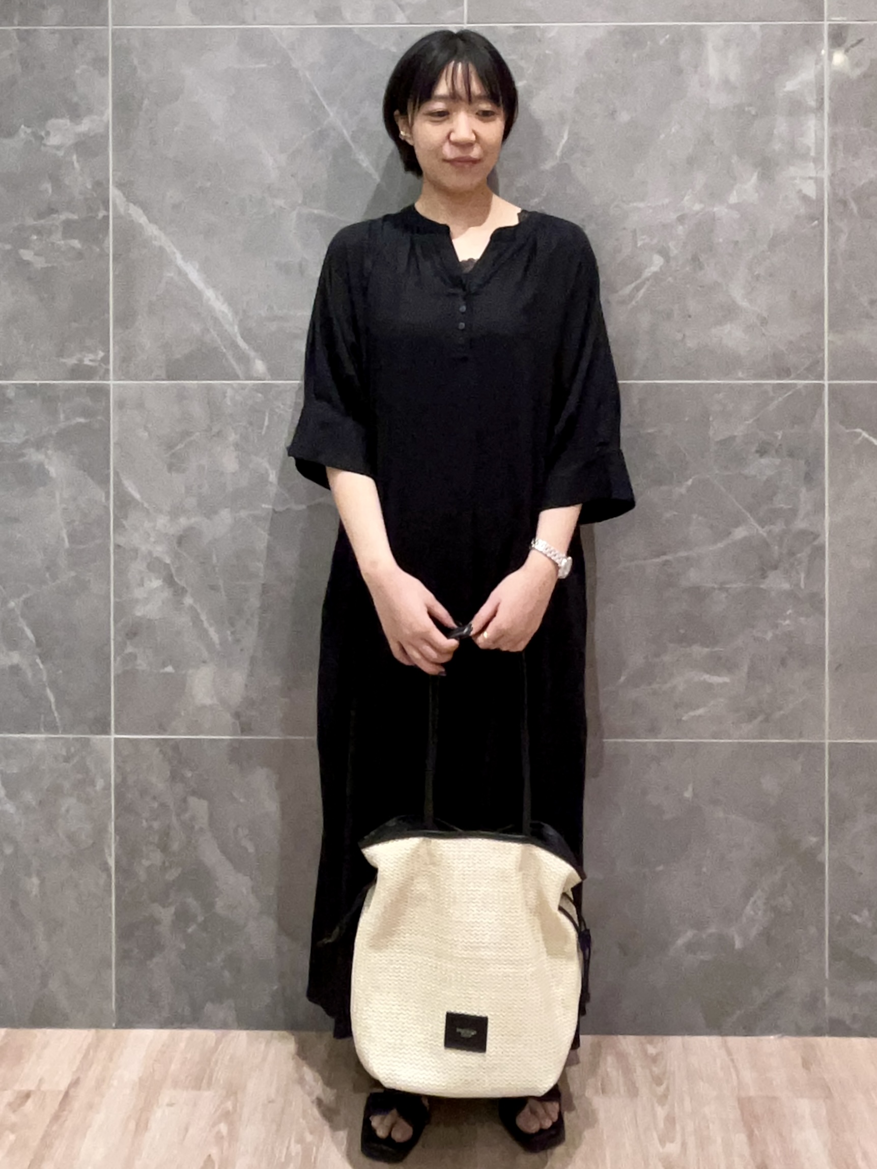 みくさんの「OPAQUE.CLIP｜キーネックロングワンピース【洗える】」を使ったコーディネート
