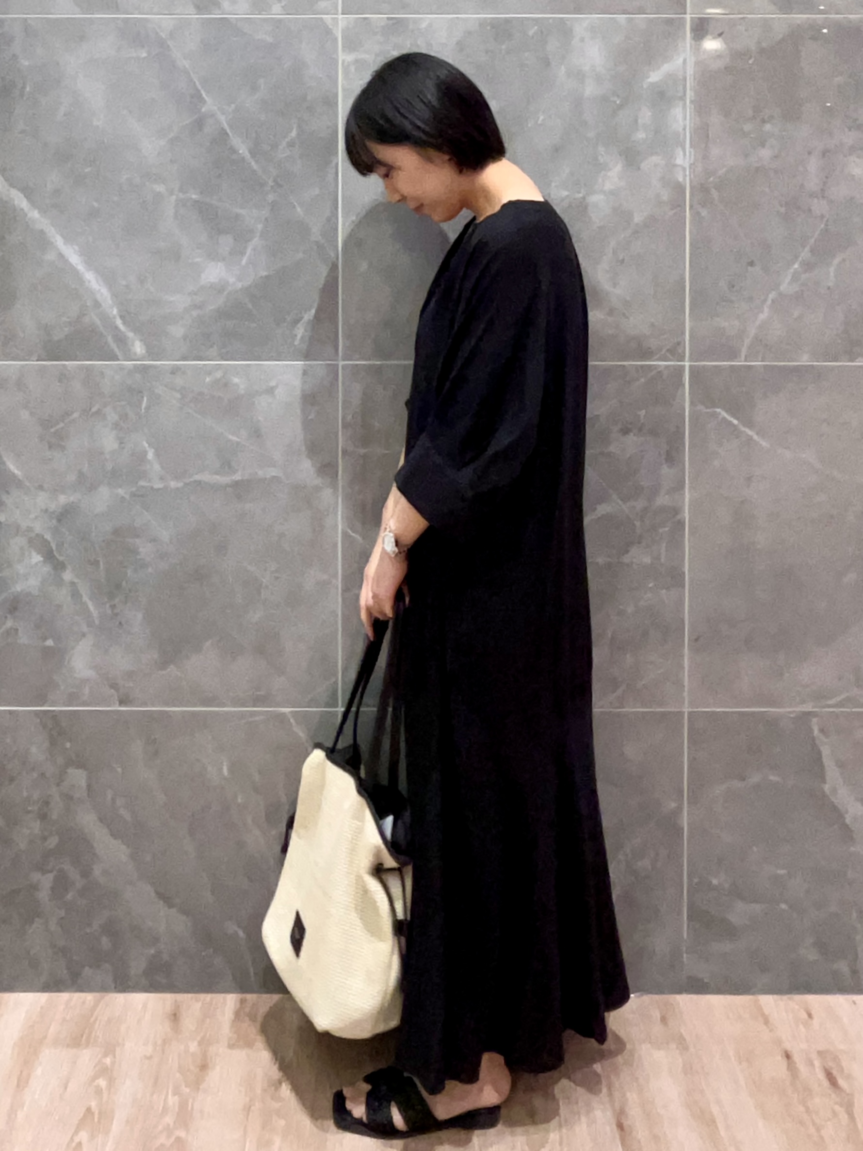 みくさんの「OPAQUE.CLIP｜キーネックロングワンピース【洗える】」を使ったコーディネート