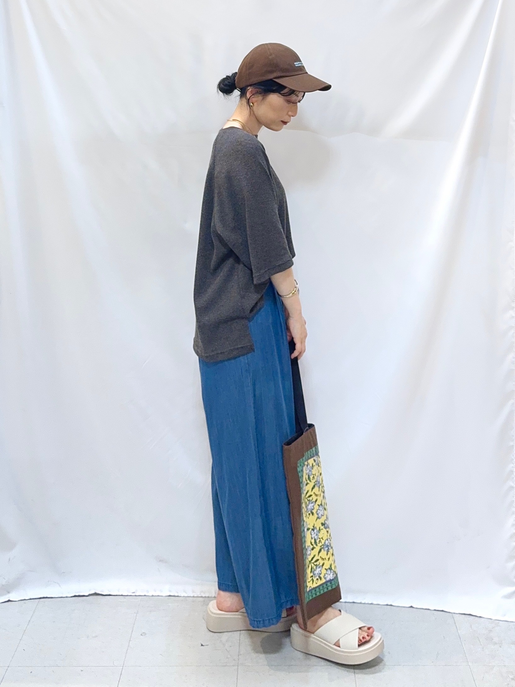 𝐇𝐢𝐫𝐨𝐦𝐢さんの「SHOO･LA･RUE｜【着丈選べる】ウエストリボン デニムイージーワイドパンツ」を使ったコーディネート