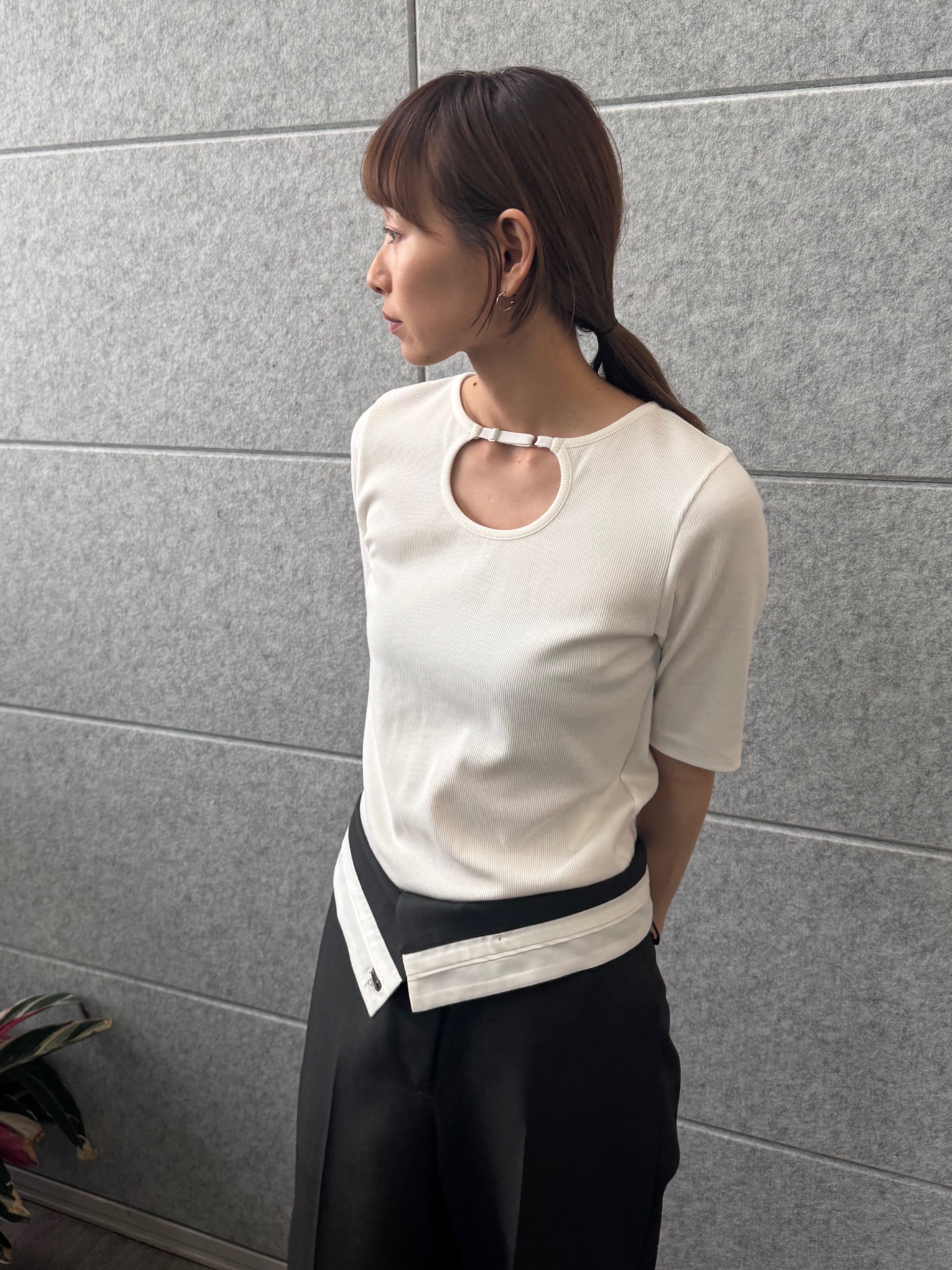 designer yukaさんの「CODE A｜rib jersey point neck tee」を使ったコーディネート