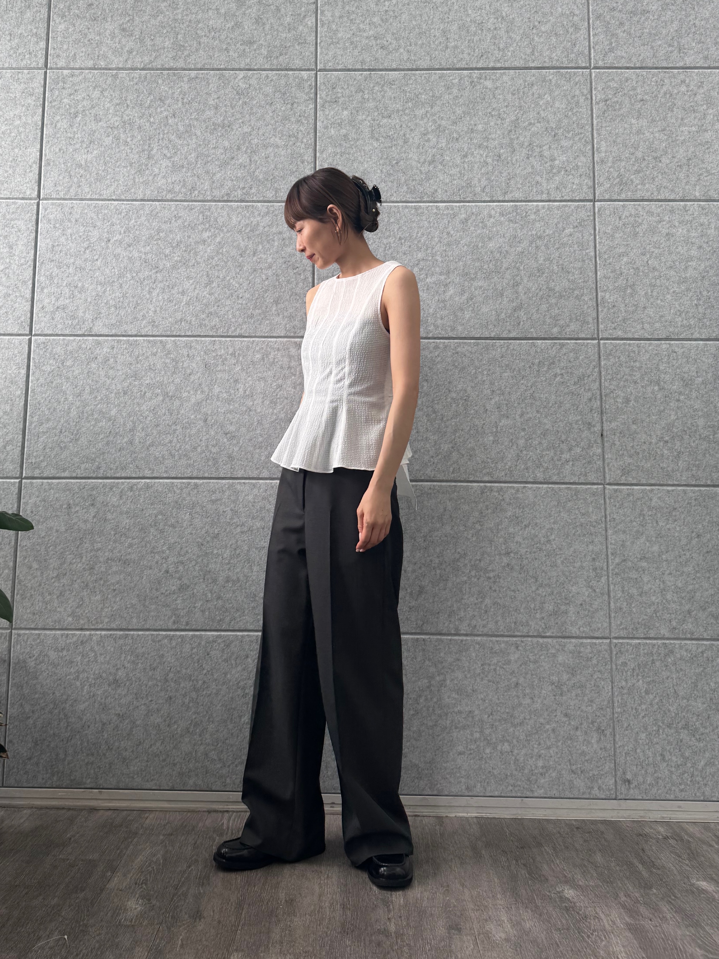 designer yukaさんの「CODE A｜turn up chic trousers」を使ったコーディネート