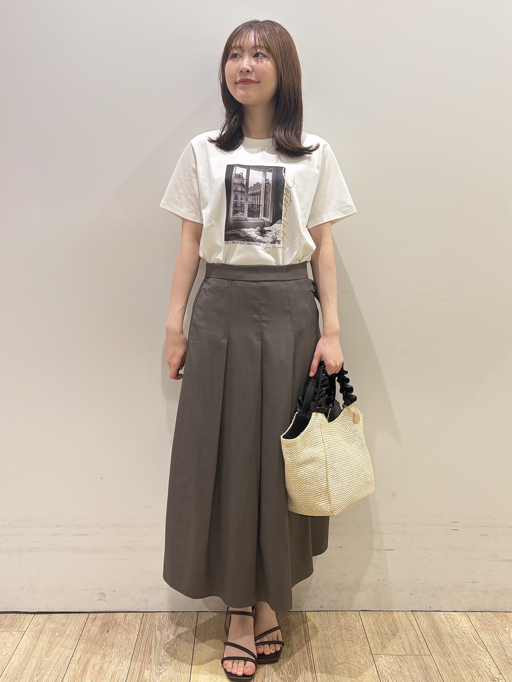 MOMOさんの「index｜【接触冷感／UVケア】転写箔プリントTシャツ《洗濯機OK》」を使ったコーディネート