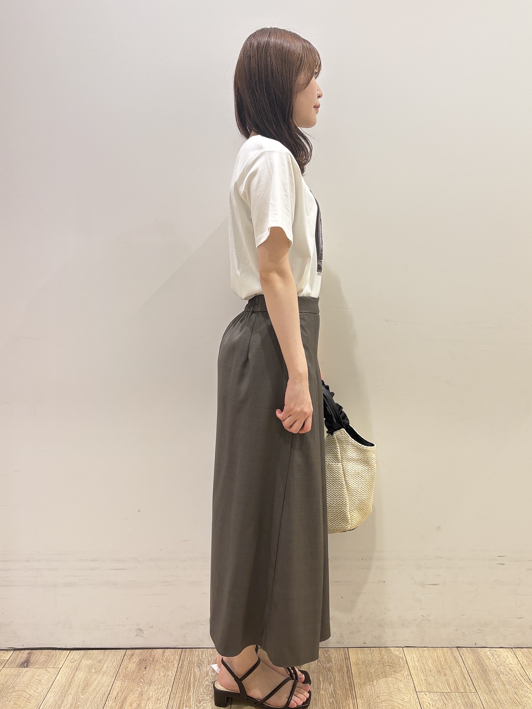 MOMOさんの「index｜【接触冷感／UVケア】転写箔プリントTシャツ《洗濯機OK》」を使ったコーディネート