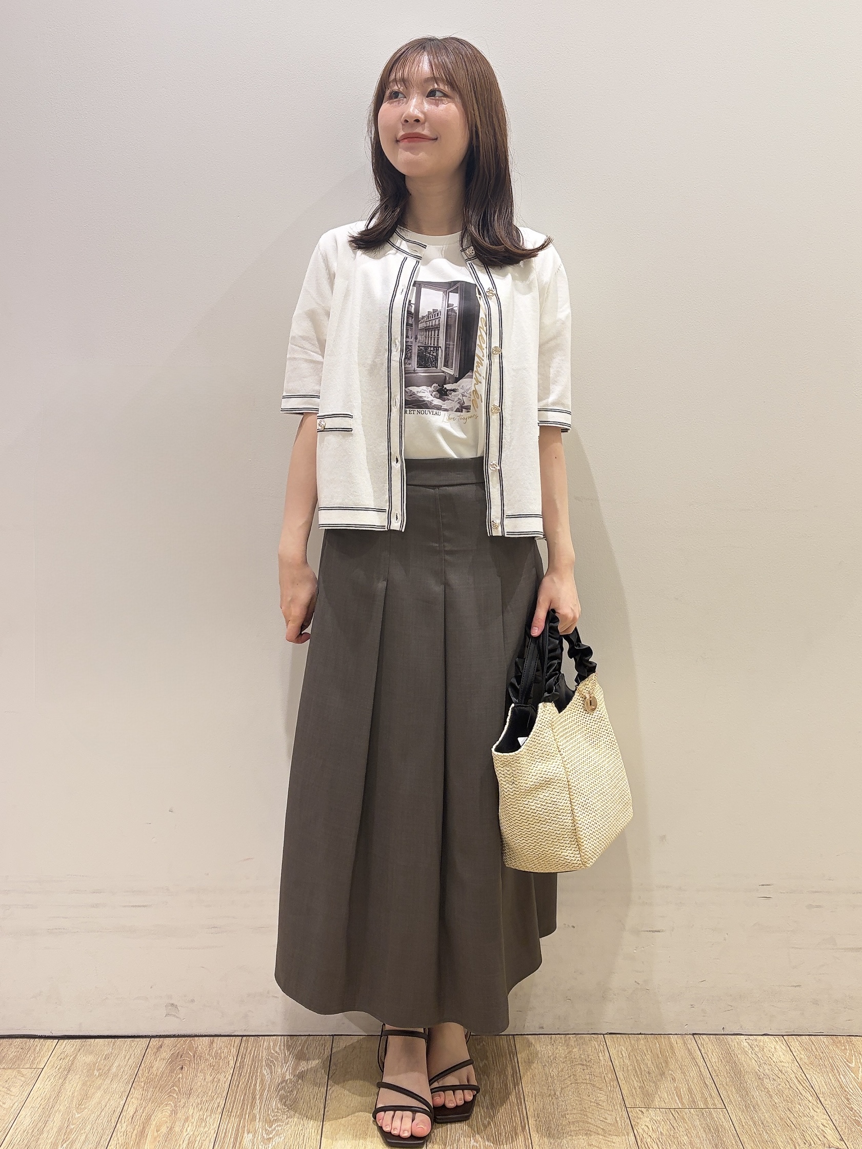 MOMOさんの「index｜【接触冷感／UVケア】転写箔プリントTシャツ《洗濯機OK》」を使ったコーディネート