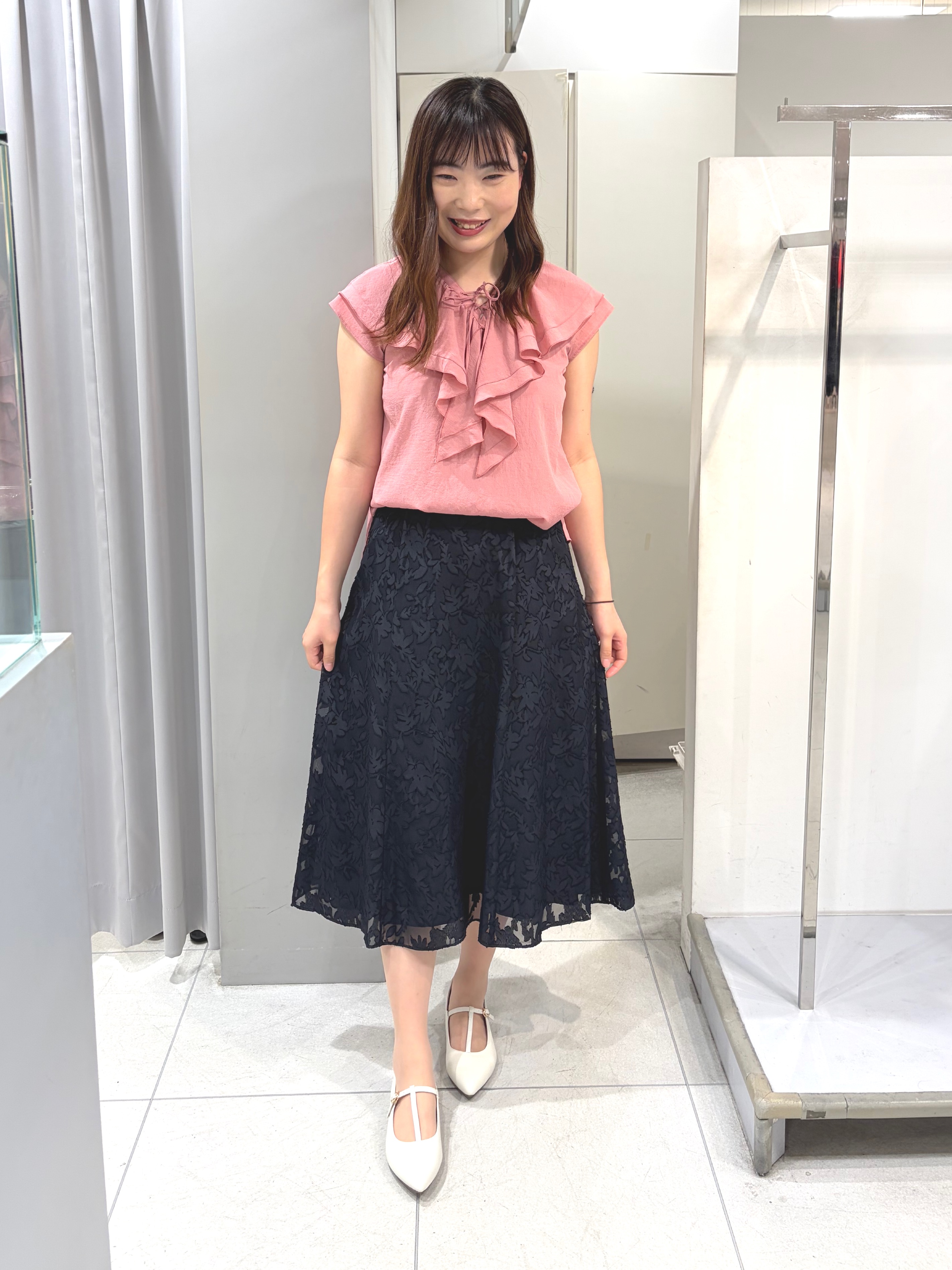 AZUSAさんの「Reflect｜【マシンウォッシャブル】フリルブラウス」を使ったコーディネート