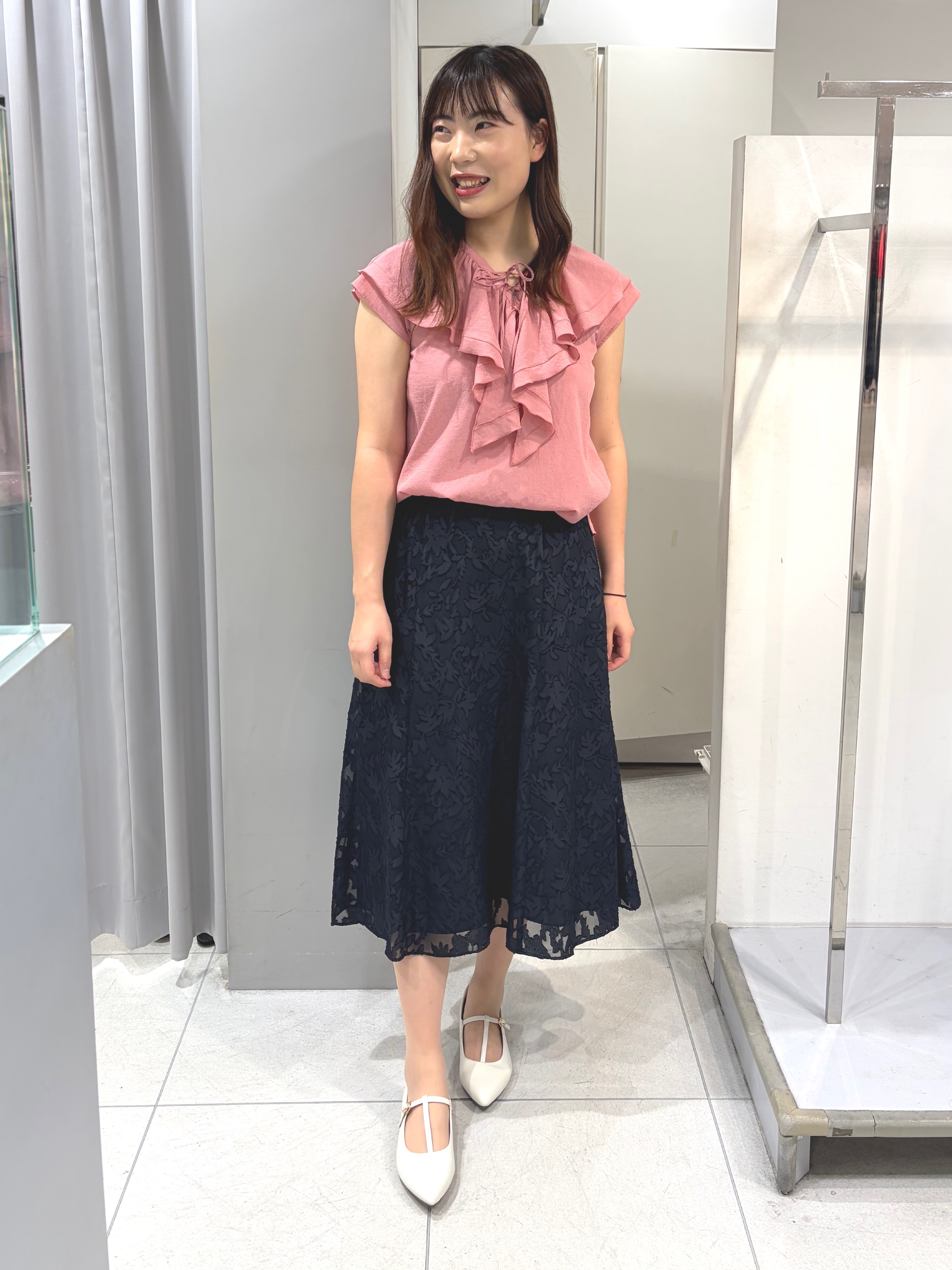 AZUSAさんの「Reflect｜【マシンウォッシャブル】フリルブラウス」を使ったコーディネート