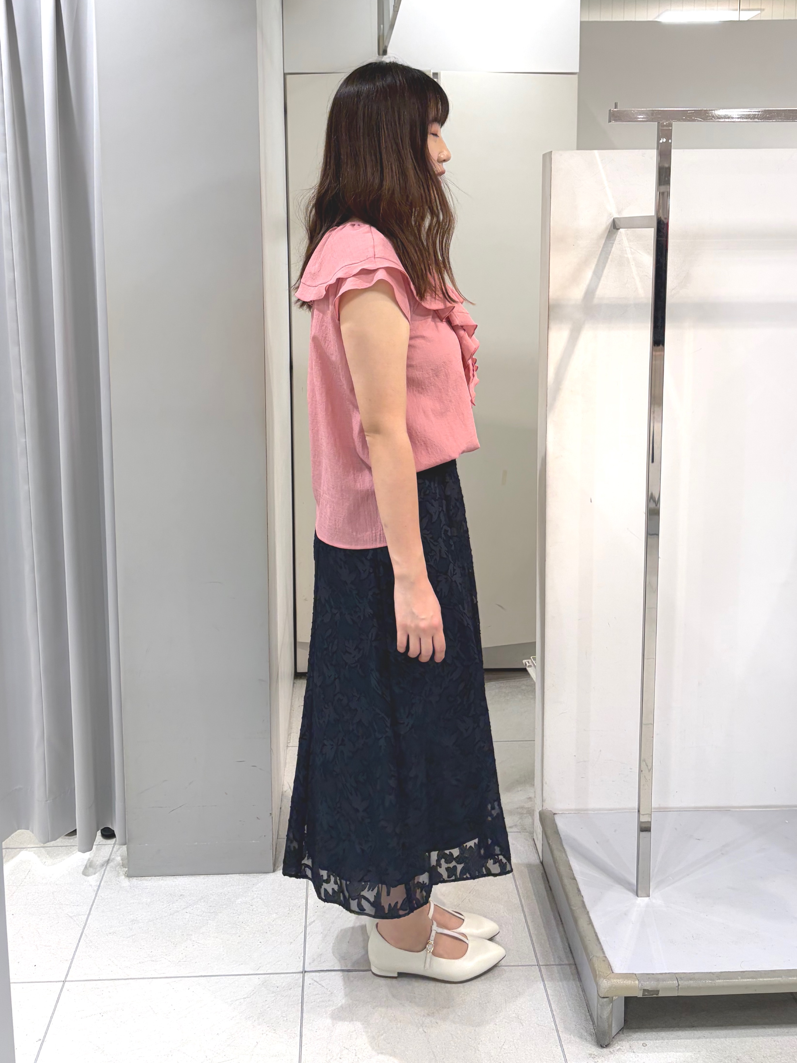 AZUSAさんの「Reflect｜【マシンウォッシャブル】フリルブラウス」を使ったコーディネート