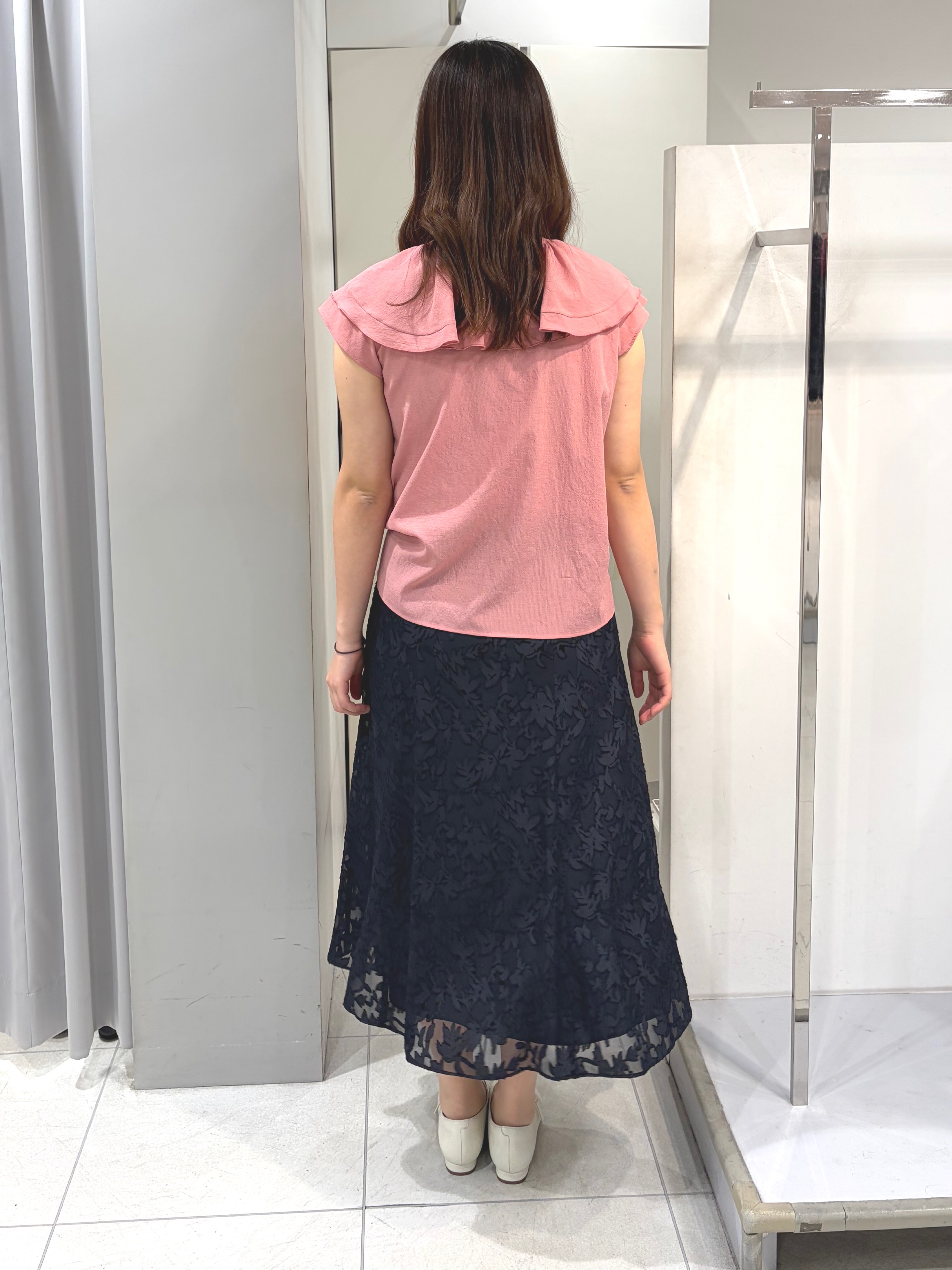 AZUSAさんの「Reflect｜【マシンウォッシャブル】フリルブラウス」を使ったコーディネート