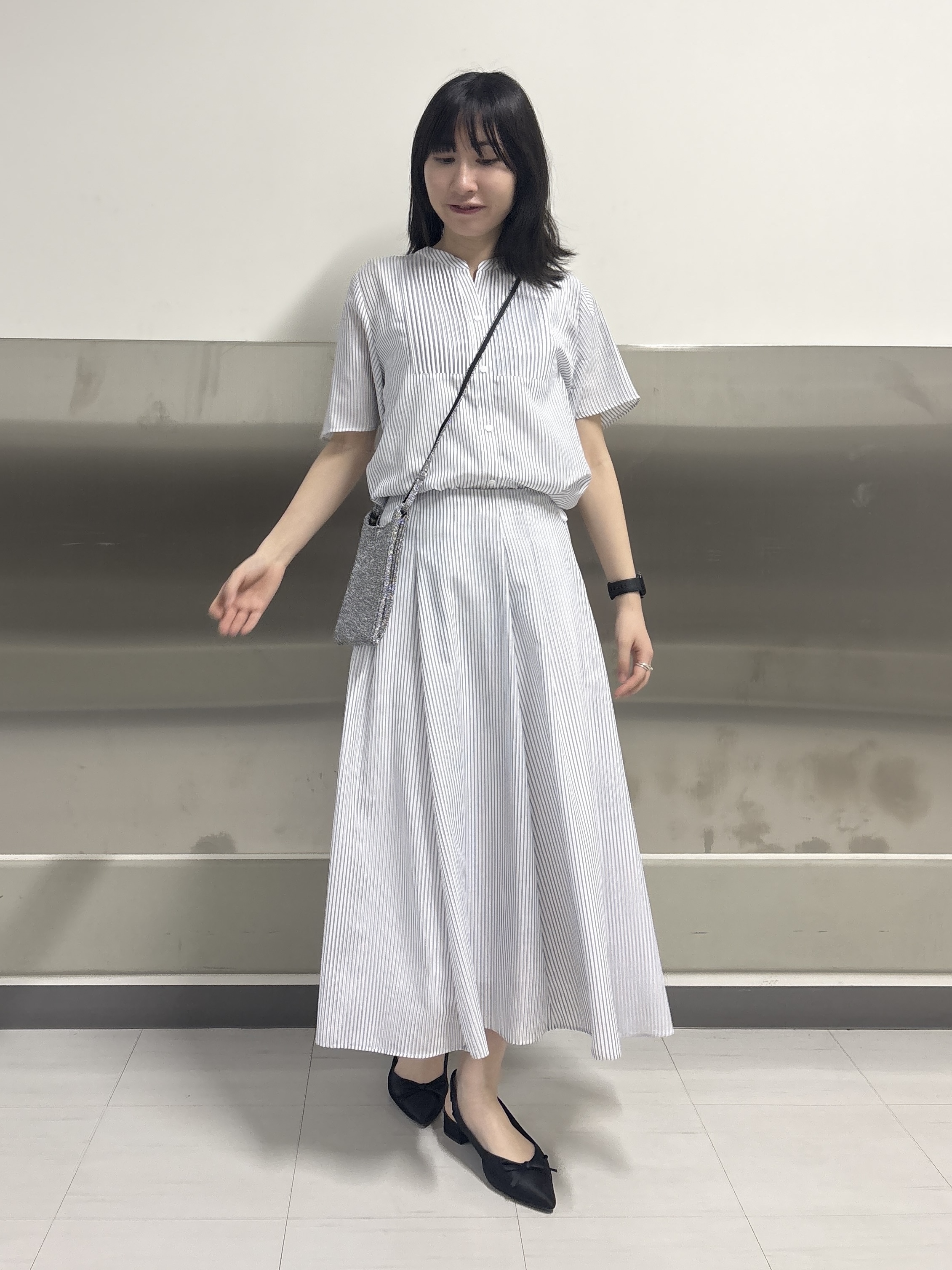 Yoshimiさんの「INDIVI｜【接触冷感/洗える】シアーシャンブレーピンタックブラウス」を使ったコーディネート