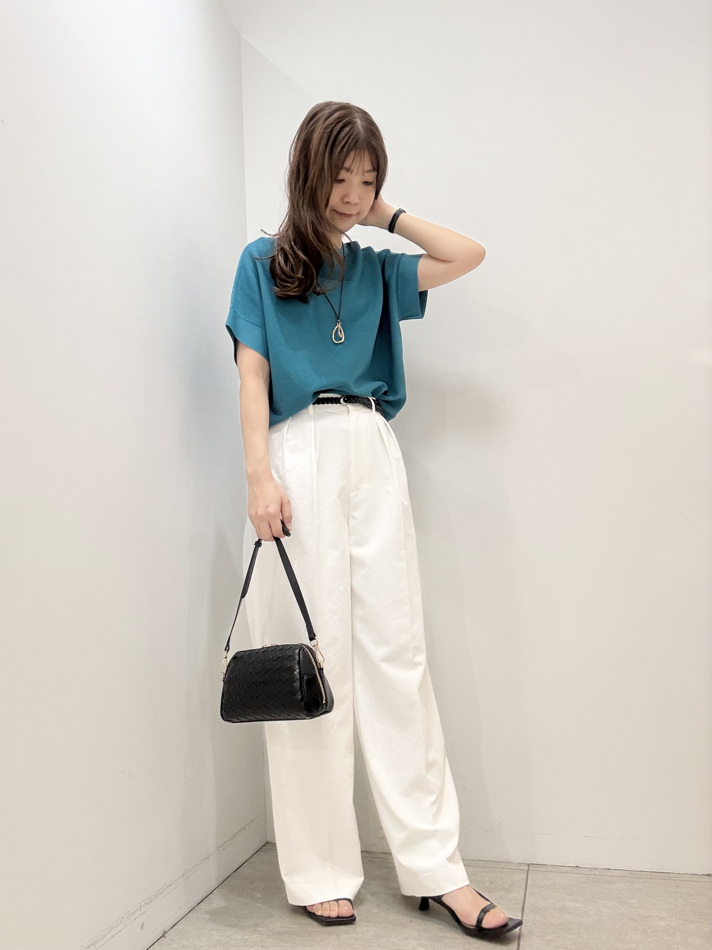 かなえさんの「UNTITLED｜【11色展開/体型カバー】前後2WAYフレンチスリーブニット」を使ったコーディネート