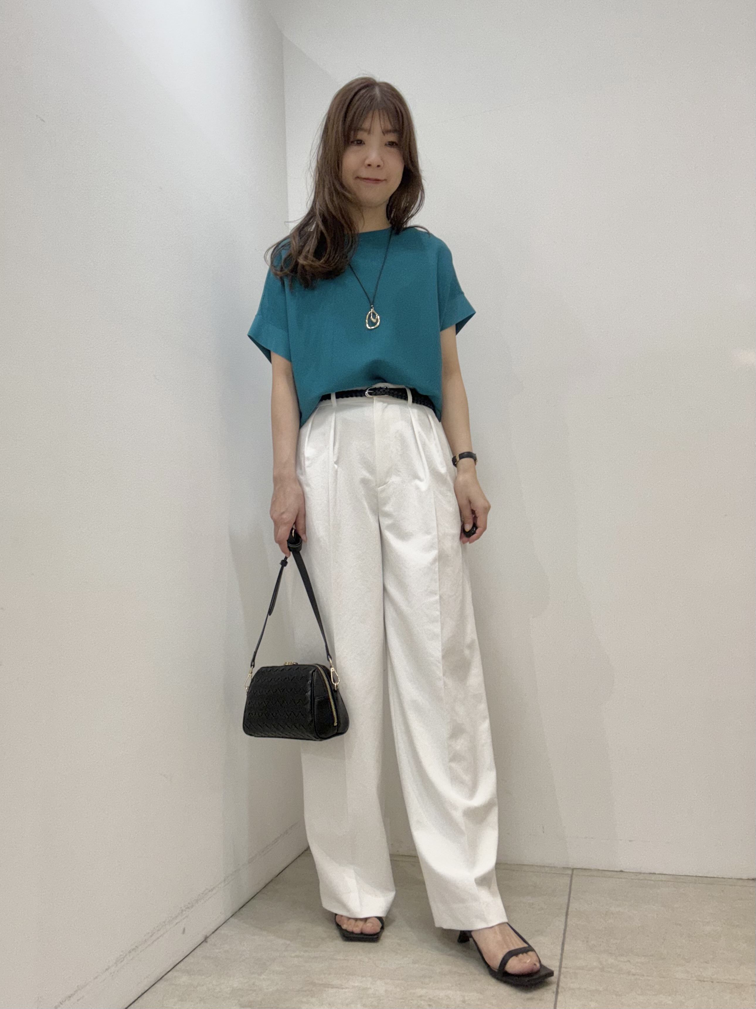 かなえさんの「UNTITLED｜【11色展開/体型カバー】前後2WAYフレンチスリーブニット」を使ったコーディネート