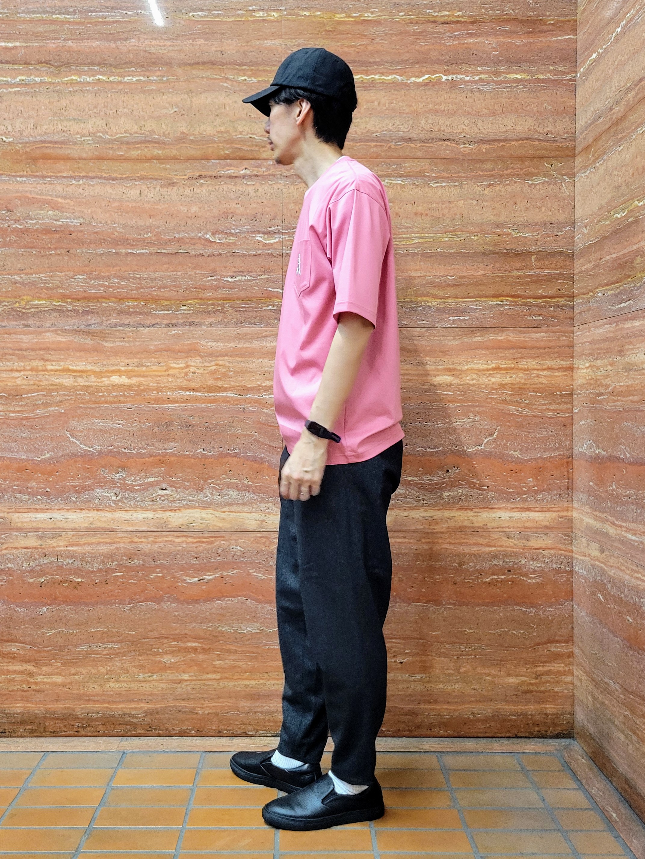piroyaさんの「TAKEO KIKUCHI｜【BOWLER HAT LABEL】アイスクリアコットンボーラーハットウォーカー 半袖ポケT」を使ったコーディネート