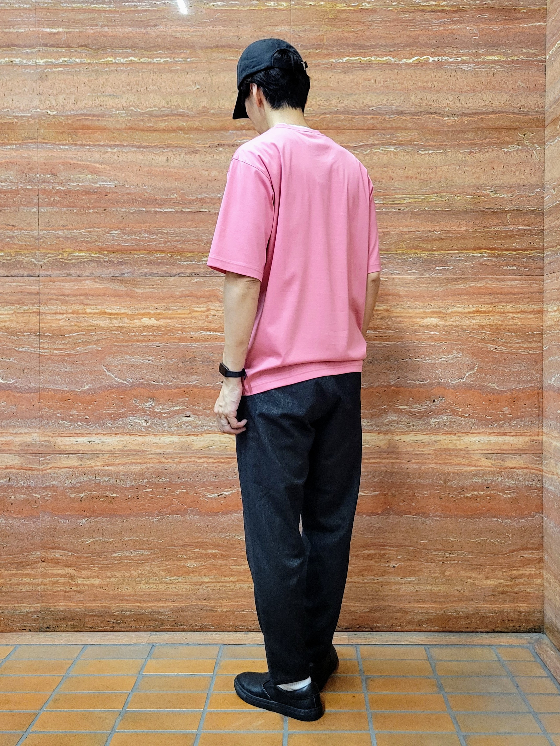 piroyaさんの「TAKEO KIKUCHI｜【BOWLER HAT LABEL】アイスクリアコットンボーラーハットウォーカー 半袖ポケT」を使ったコーディネート