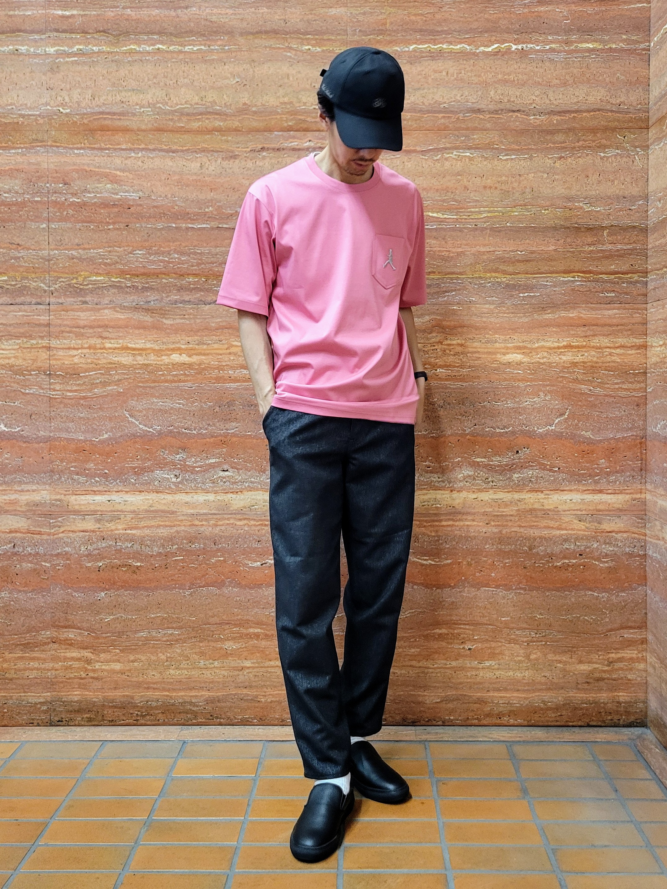 piroyaさんの「TAKEO KIKUCHI｜【BOWLER HAT LABEL】アイスクリアコットンボーラーハットウォーカー 半袖ポケT」を使ったコーディネート