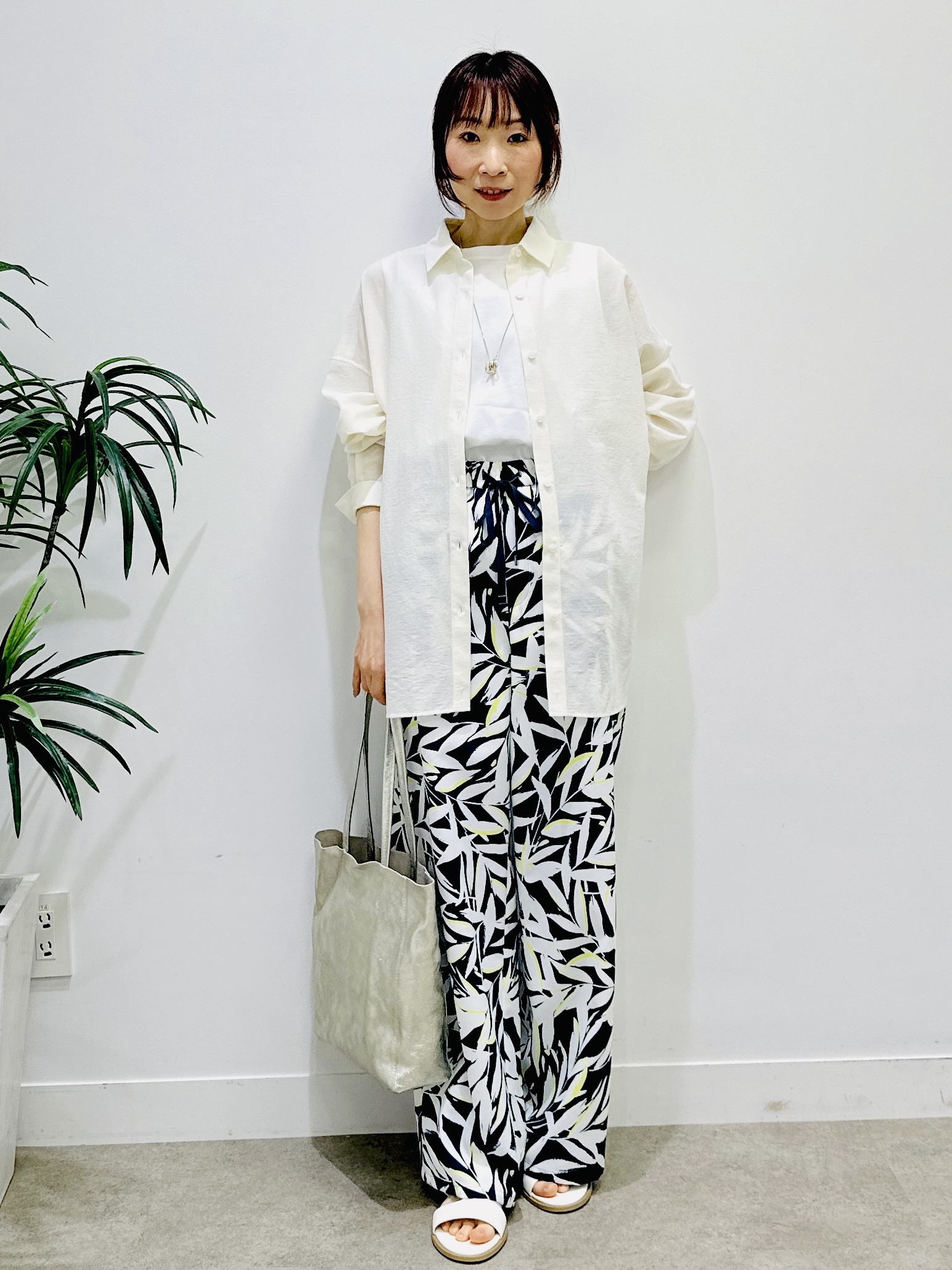 Miwaさんの「UNTITLED｜◆【2WAY/マシンウォッシャブル】カシュクールデザインシャツ」を使ったコーディネート
