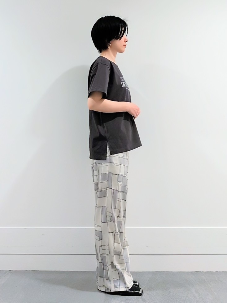 ミズタさんの「UNTITLED｜【古畑星夏さん着用/ロゴ/プリント】グラフィックTシャツ」を使ったコーディネート