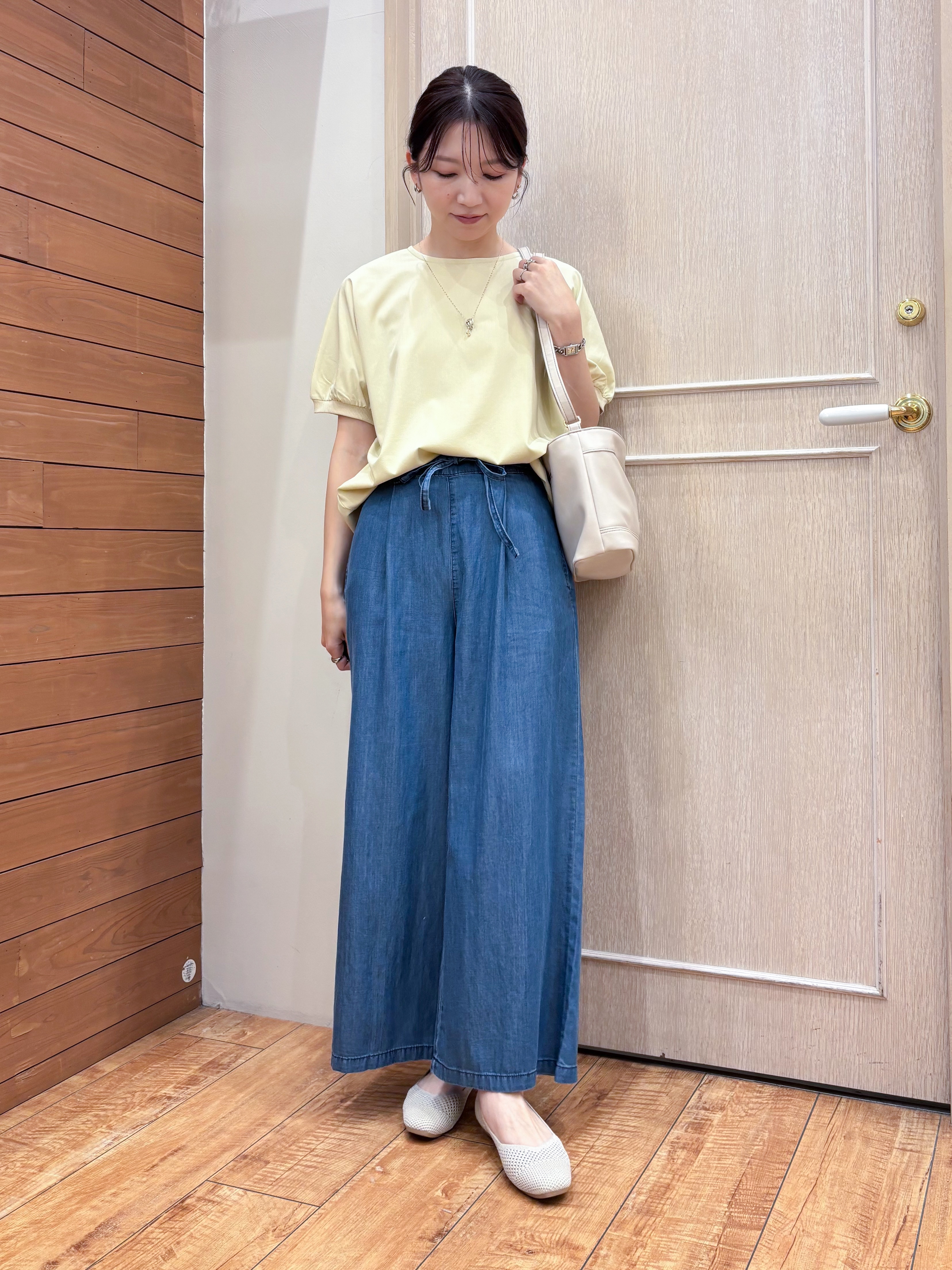 なみさんの「SHOO･LA･RUE｜【洗濯後しわになりにくい】インせず着られる さらっとタッチのドルマンブラウス」を使ったコーディネート