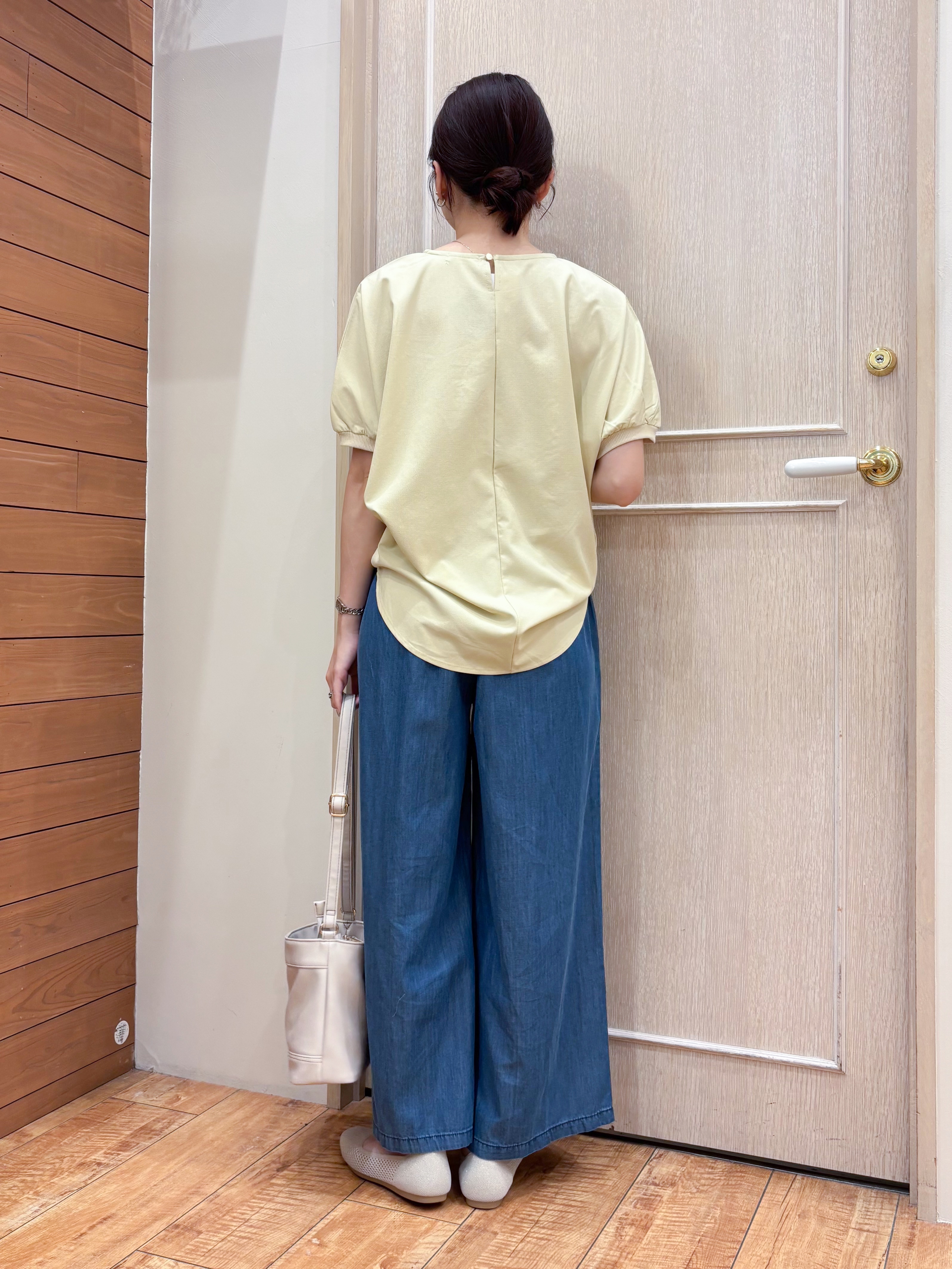 なみさんの「SHOO･LA･RUE｜【洗濯後しわになりにくい】インせず着られる さらっとタッチのドルマンブラウス」を使ったコーディネート