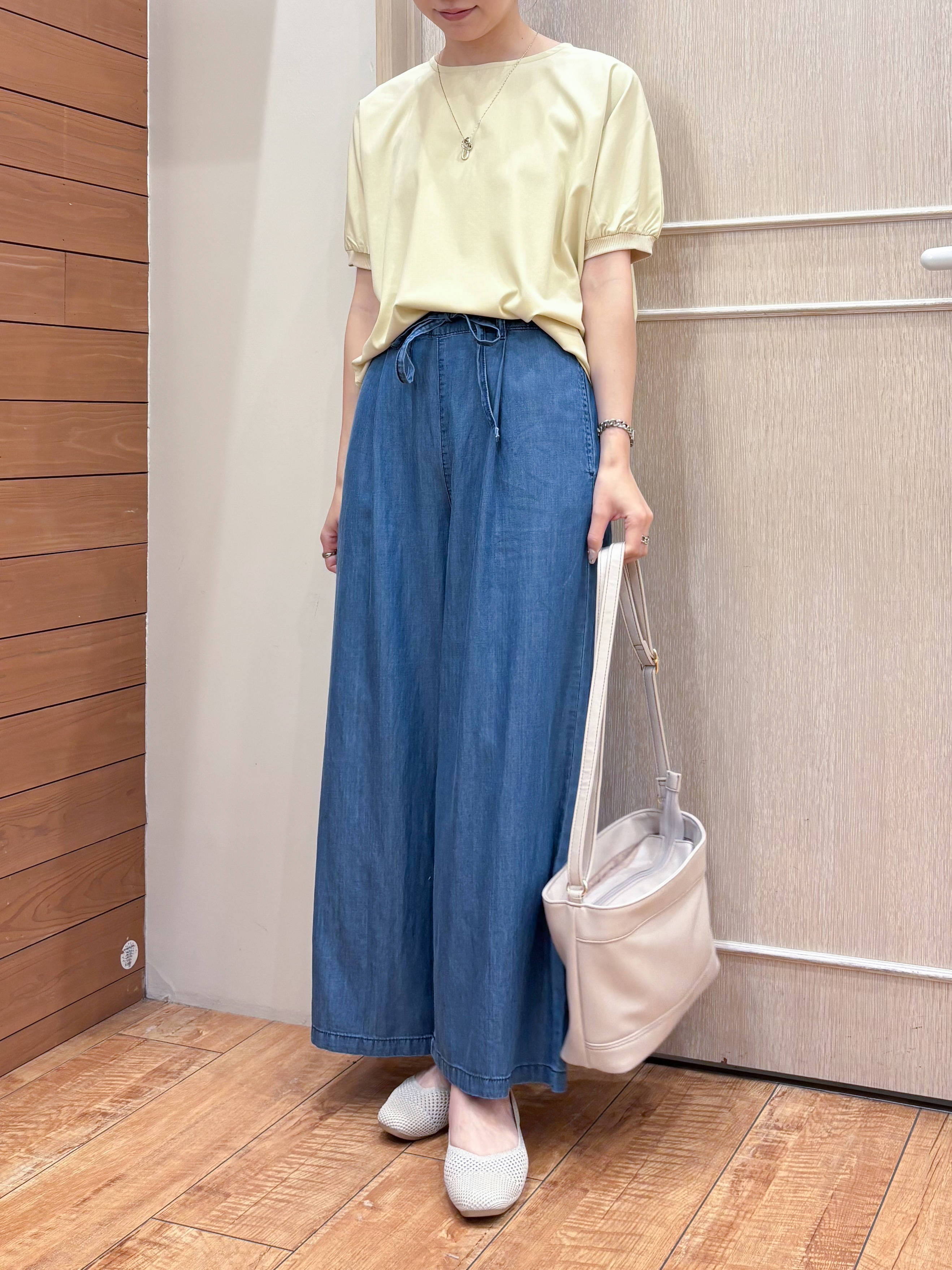 なみさんの「SHOO･LA･RUE｜【洗濯後しわになりにくい】インせず着られる さらっとタッチのドルマンブラウス」を使ったコーディネート