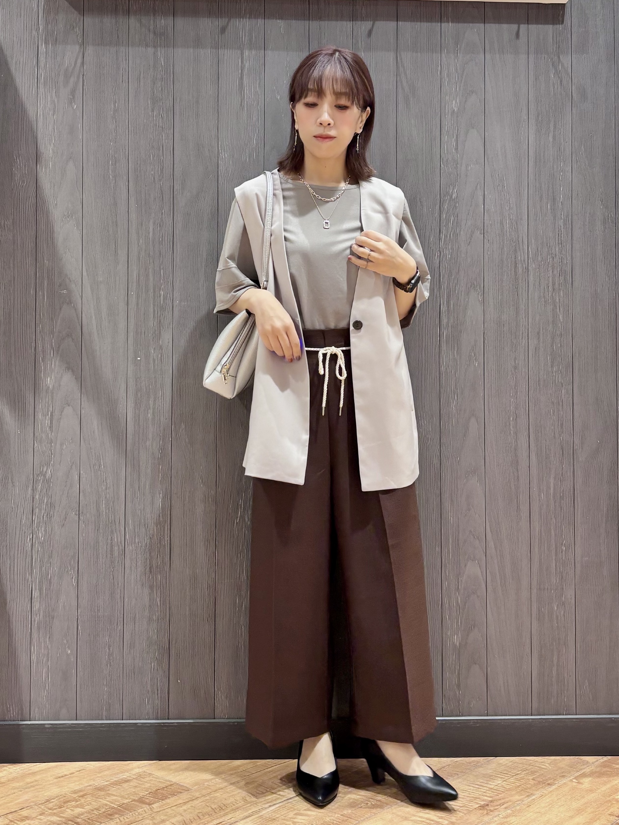 meiさんの「SHOO･LA･RUE｜【セットアップ可/洗濯後しわになりにくい/S-LL】シンプルで合わせやすい ノーカラージレ」を使ったコーディネート