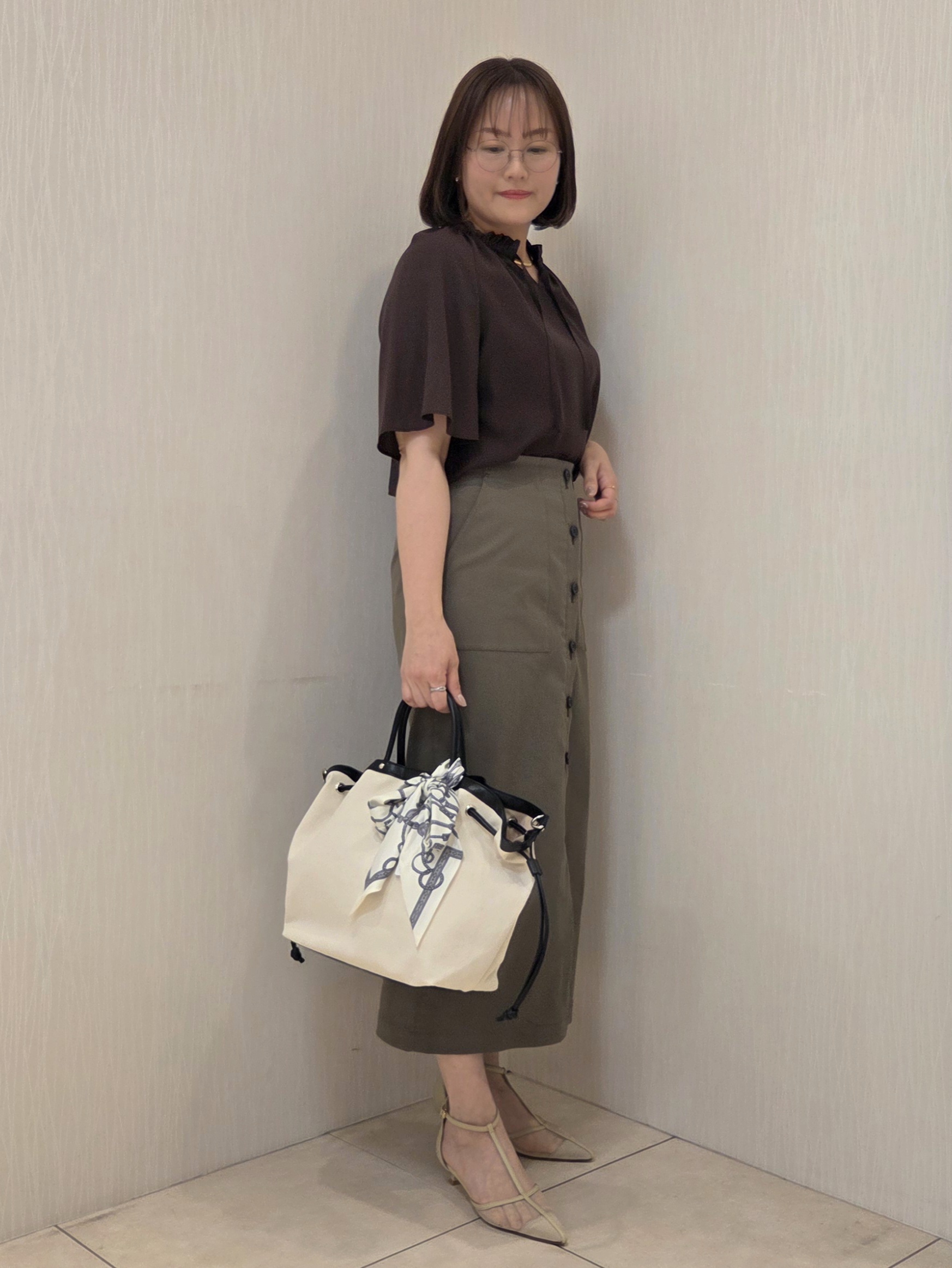 naokoさんの「UNTITLED｜【接触冷感/UVカット/吸水速乾/遮熱】ツイルボタンディティールスカート」を使ったコーディネート