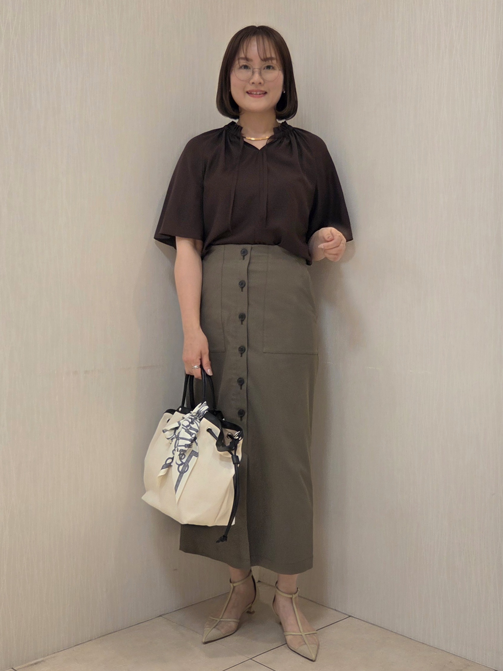 naokoさんの「UNTITLED｜【接触冷感/UVカット/吸水速乾/遮熱】ツイルボタンディティールスカート」を使ったコーディネート