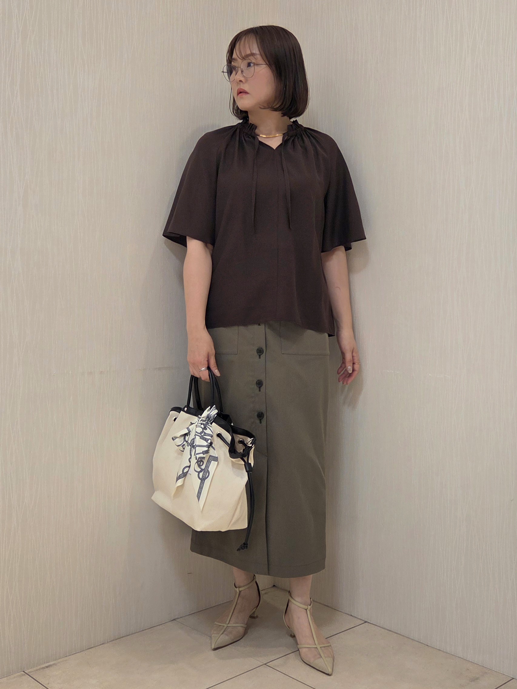 naokoさんの「UNTITLED｜【接触冷感/UVカット/吸水速乾/遮熱】ツイルボタンディティールスカート」を使ったコーディネート