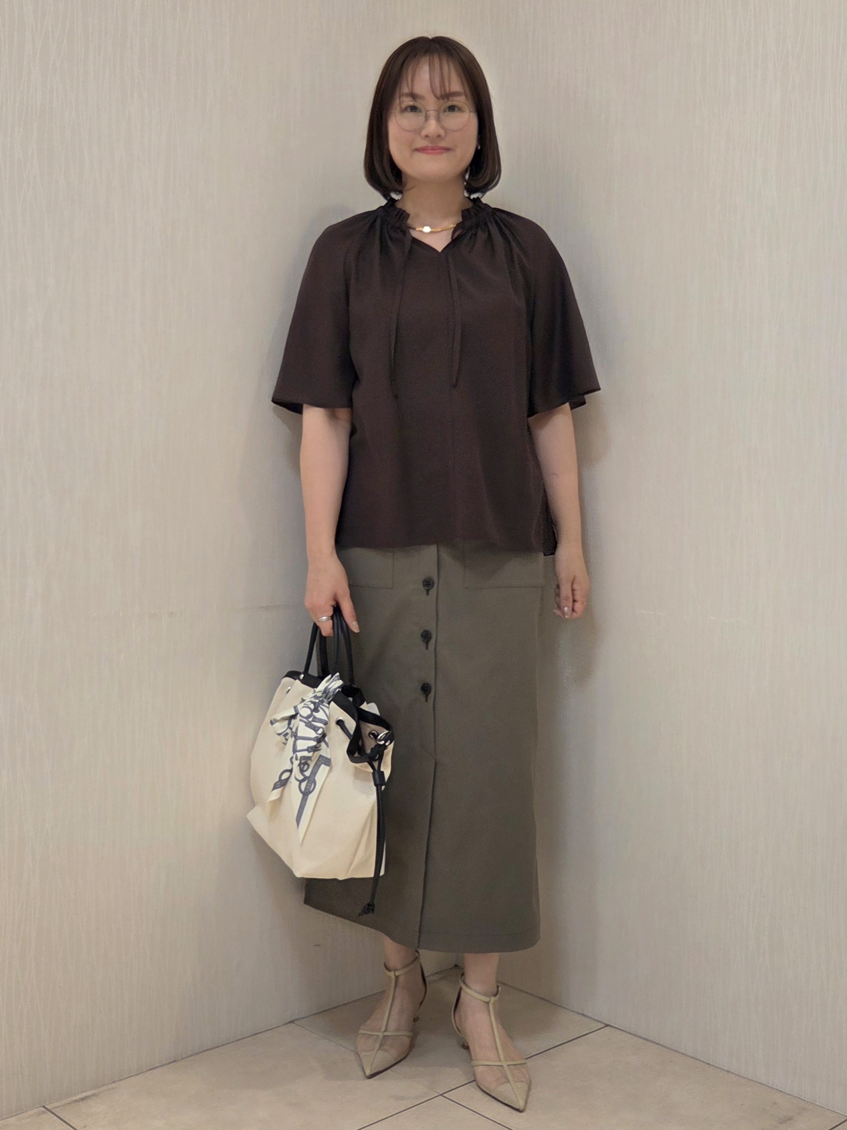 naokoさんの「UNTITLED｜【接触冷感/UVカット/吸水速乾/遮熱】ツイルボタンディティールスカート」を使ったコーディネート