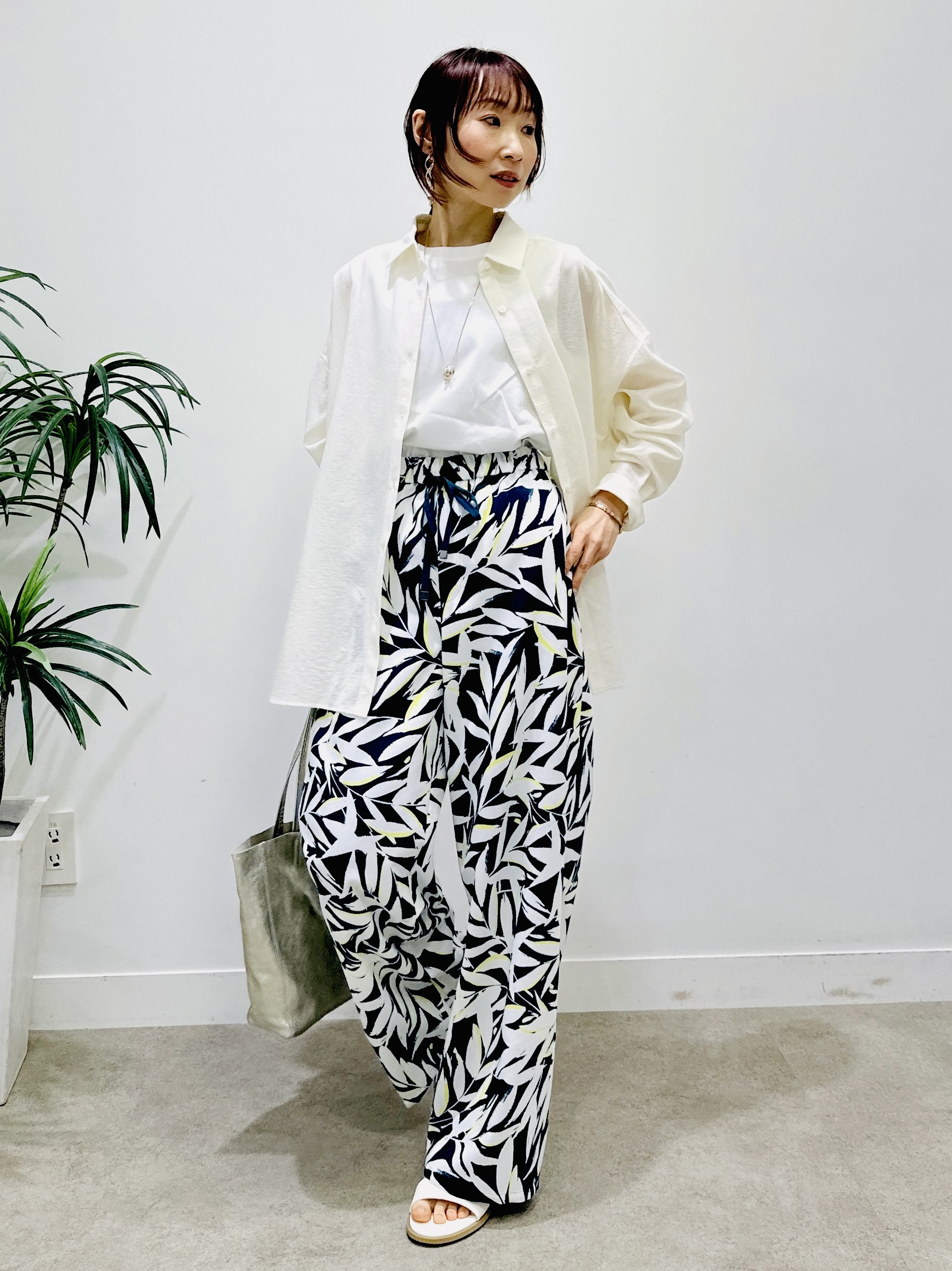 Miwaさんの「UNTITLED｜◆【2WAY/マシンウォッシャブル】カシュクールデザインシャツ」を使ったコーディネート