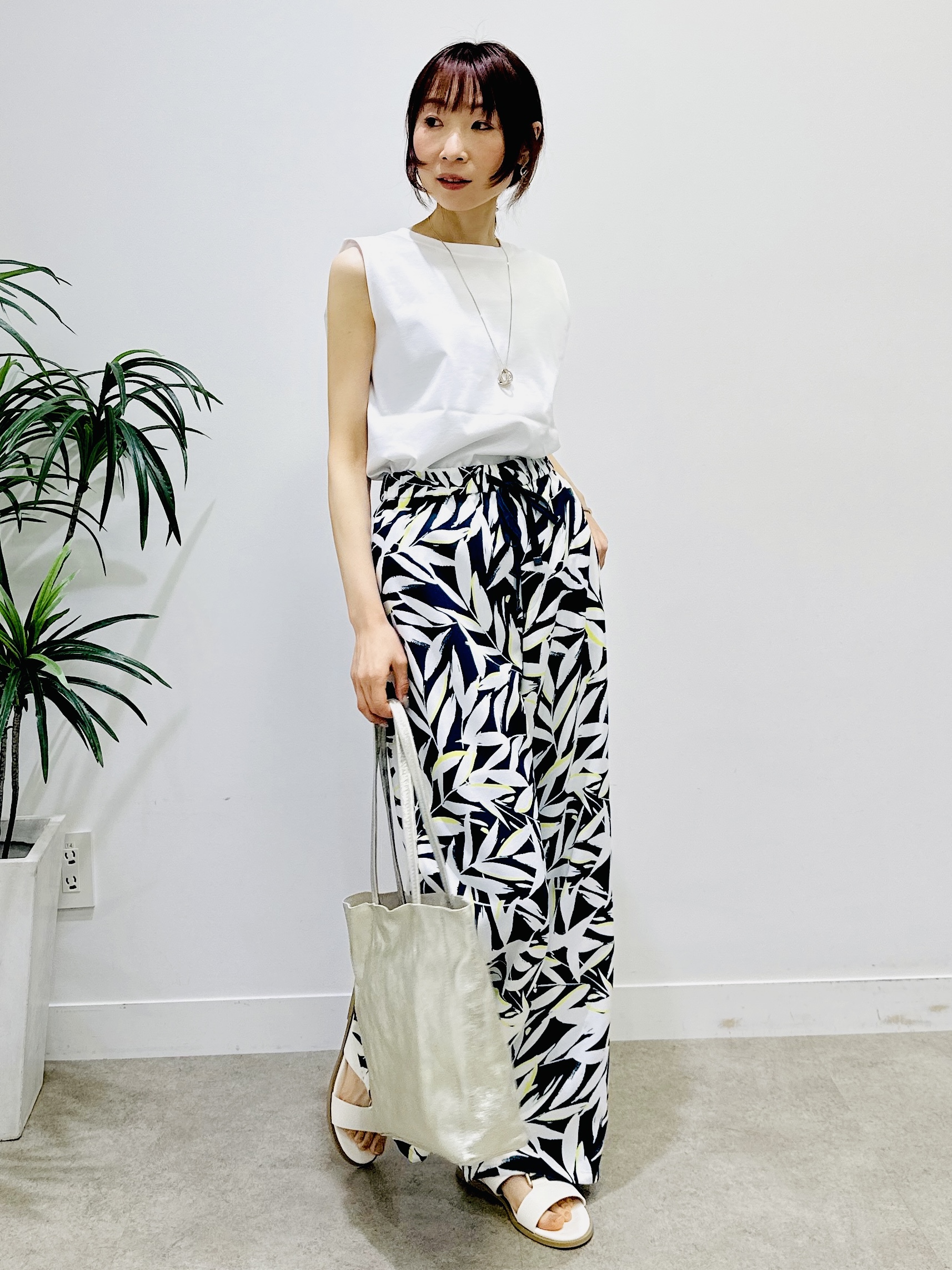 Miwaさんの「UNTITLED｜◆【2WAY/マシンウォッシャブル】カシュクールデザインシャツ」を使ったコーディネート