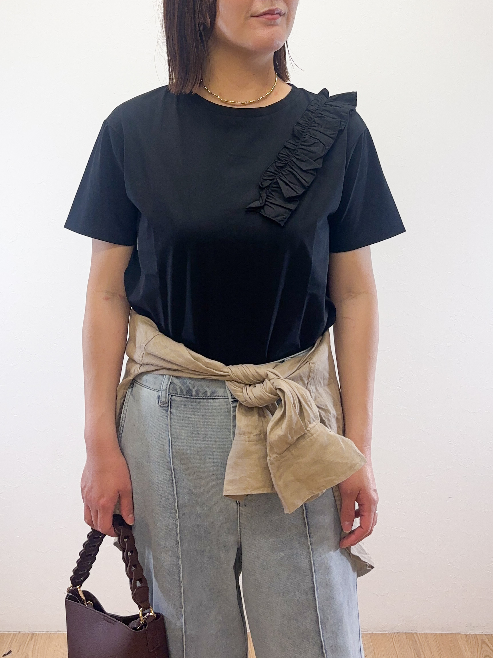 Takeさんの「OPAQUE.CLIP｜【UV／接触冷感】フリルショルダーカットソー《洗濯機OK》」を使ったコーディネート