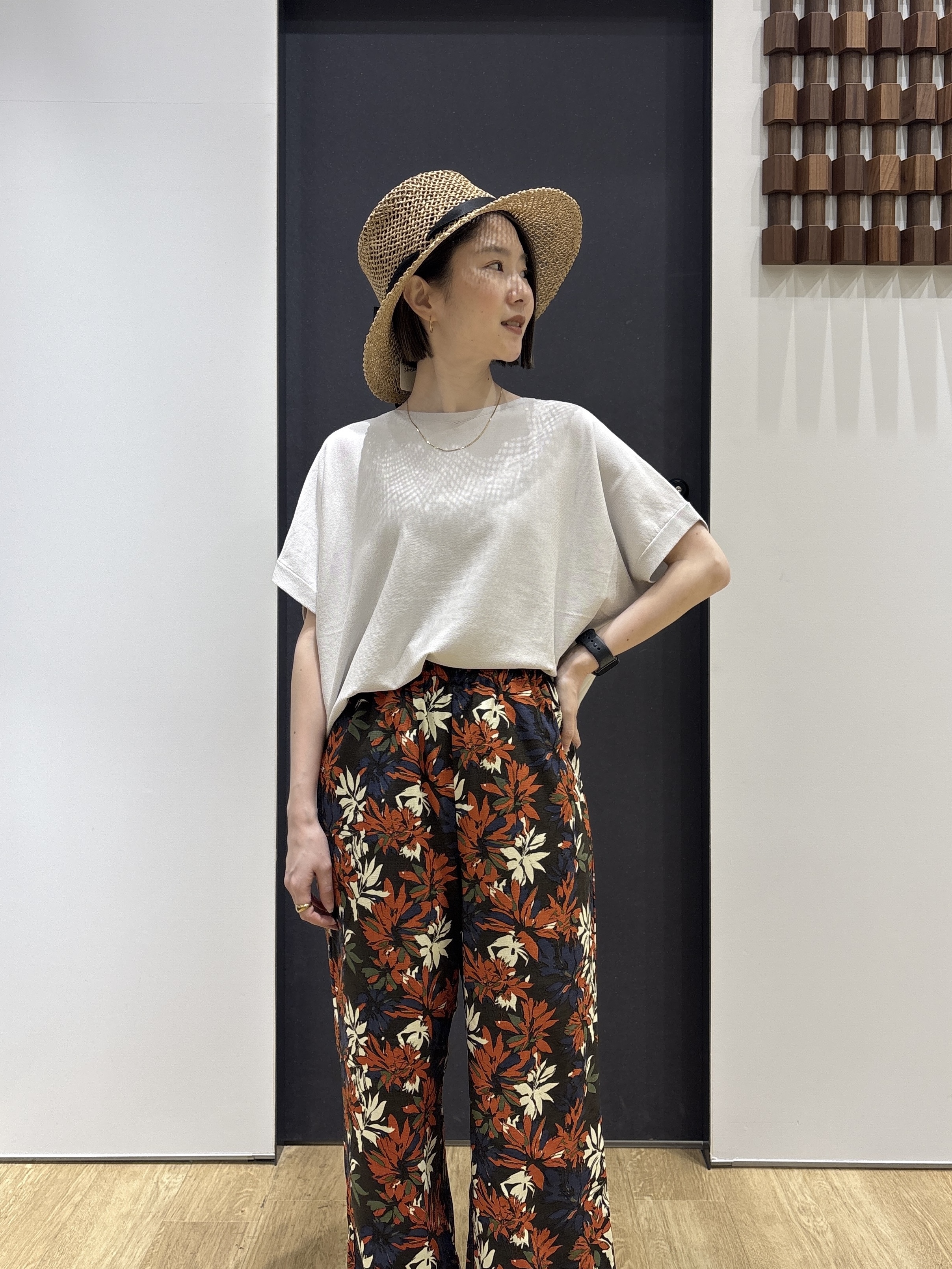 risaさんの「Dessin｜【洗える】後ろボタンフレンチスリーブニット」を使ったコーディネート