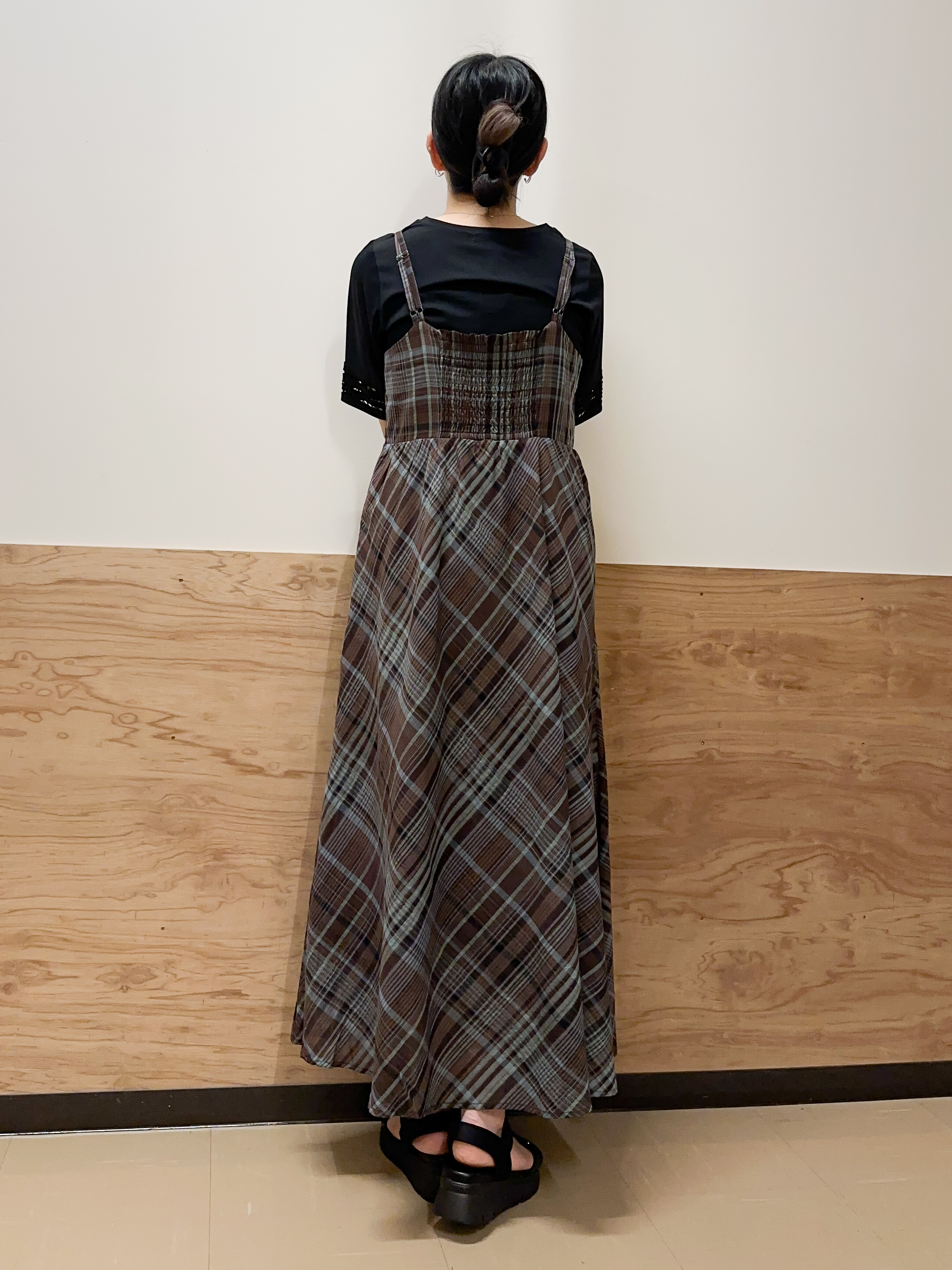 すーさんの「grove｜【二の腕カバー/UV】袖口透かし刺繍Tシャツ」を使ったコーディネート
