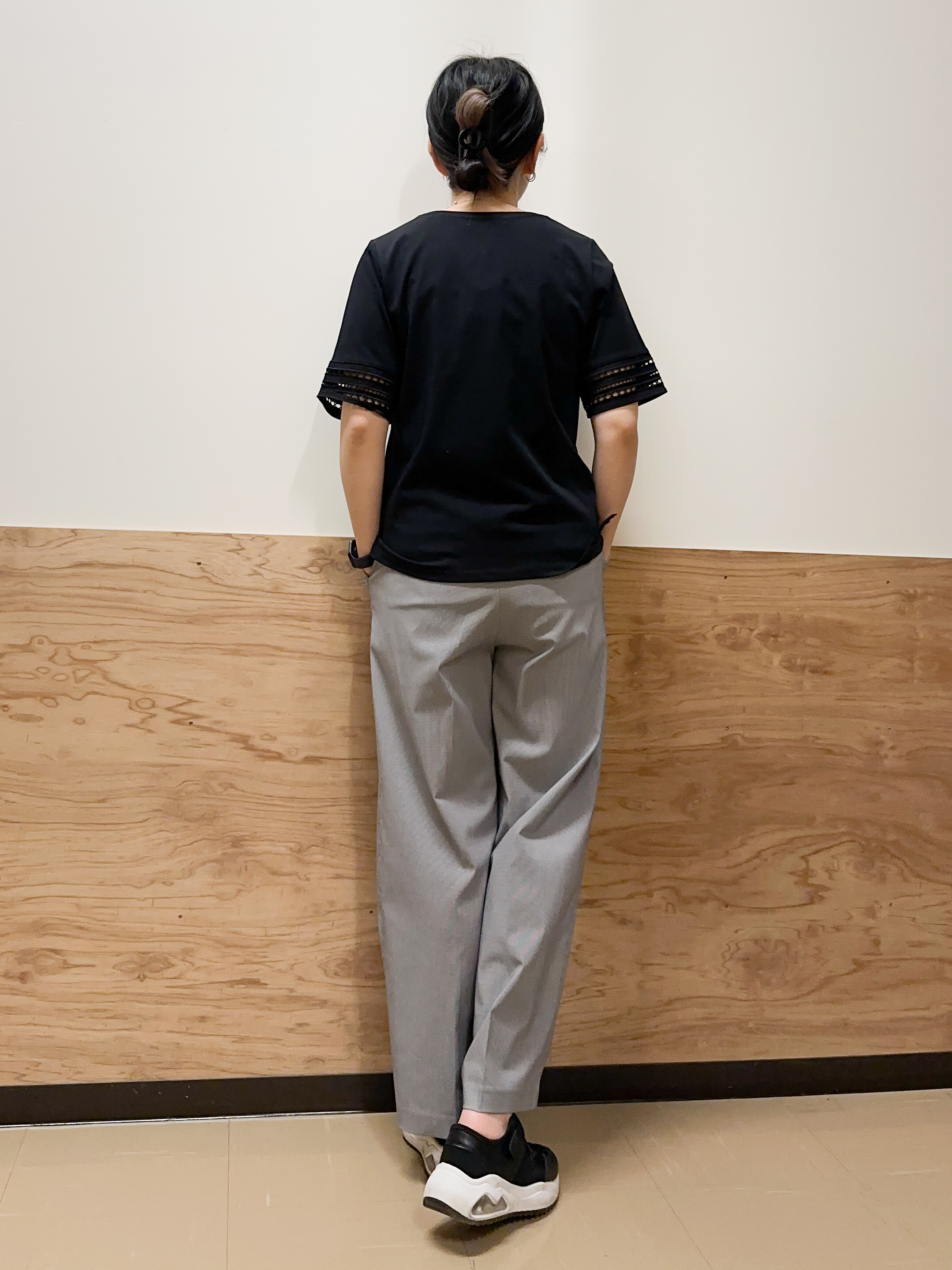 すーさんの「grove｜【二の腕カバー/UV】袖口透かし刺繍Tシャツ」を使ったコーディネート