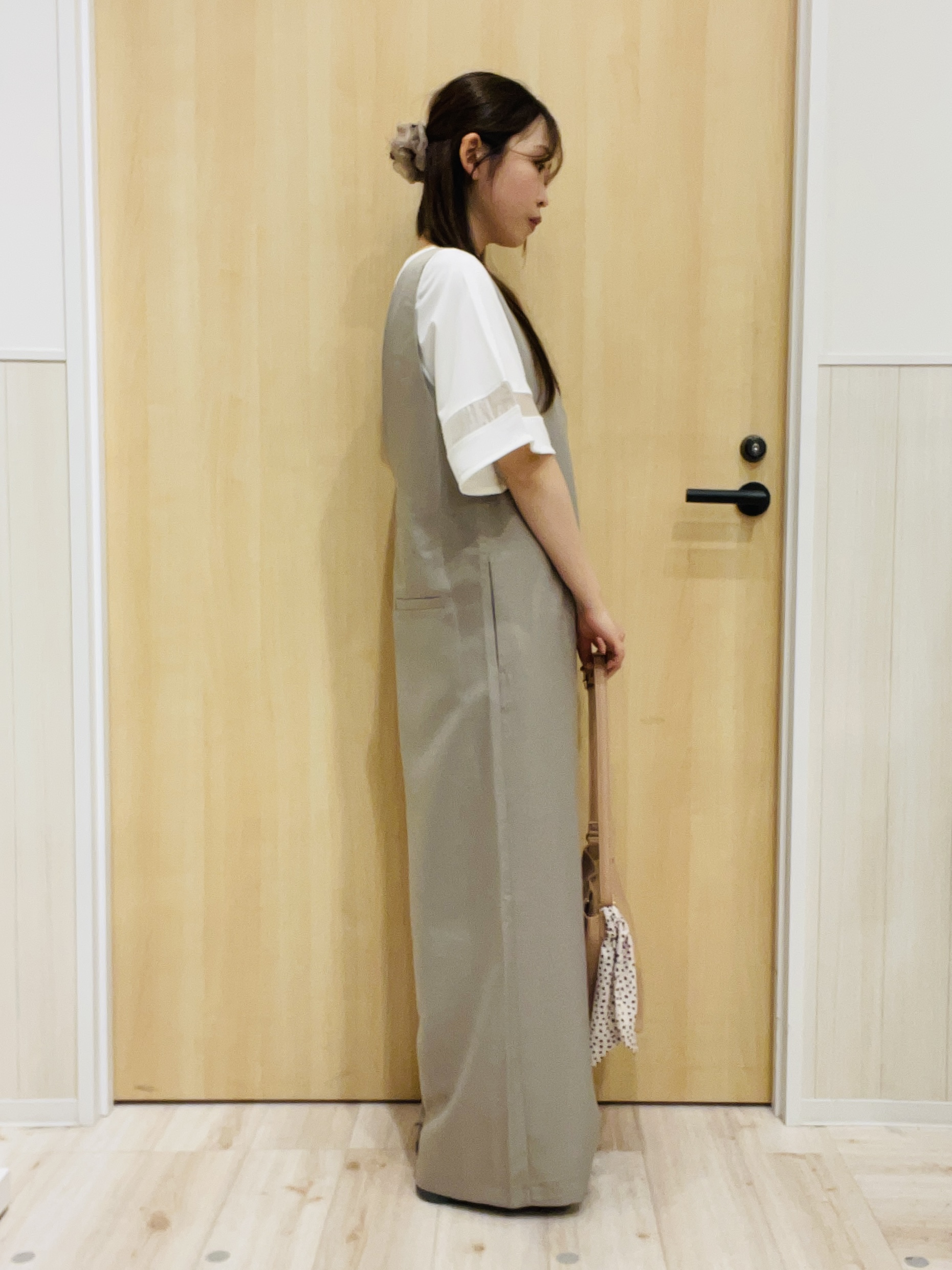 minamiさんの「SHOO･LA･RUE｜【洗濯後しわになりにくい/S-LL】ゆったりらくちんきれい見え　シンプルだから使いやすい 大人のオー」を使ったコーディネート