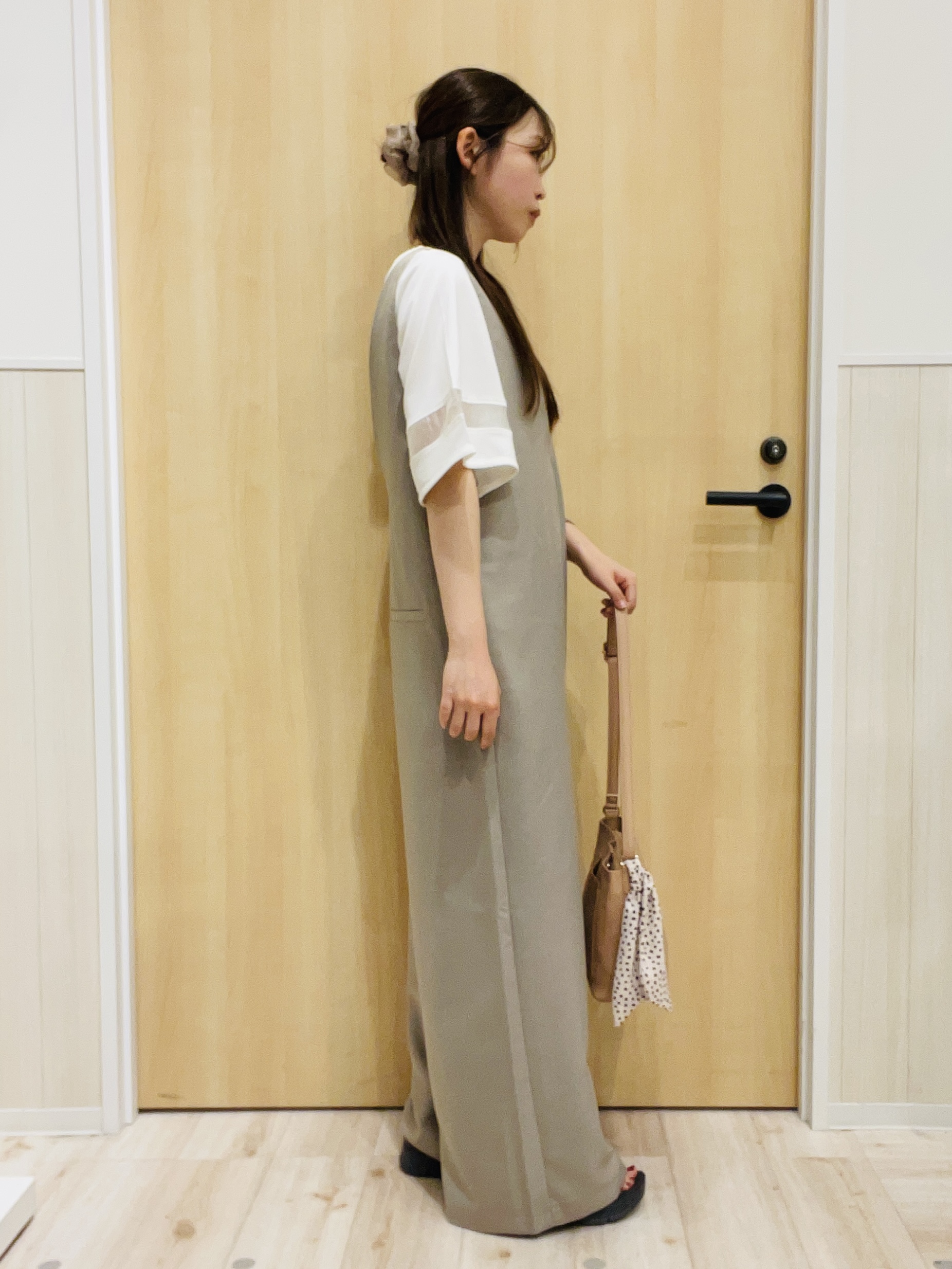 minamiさんの「SHOO･LA･RUE｜【洗濯後しわになりにくい/S-LL】ゆったりらくちんきれい見え　シンプルだから使いやすい 大人のオー」を使ったコーディネート