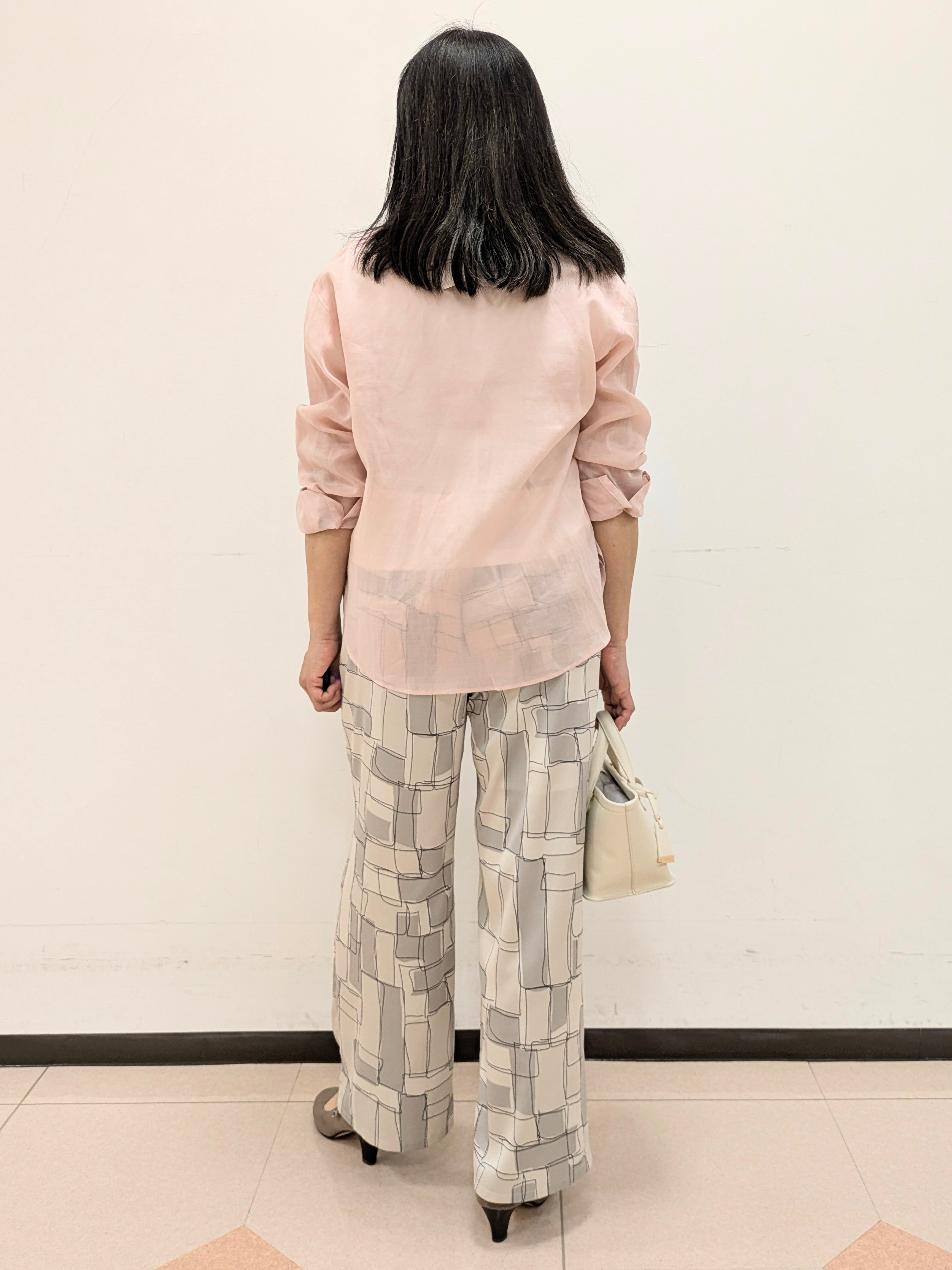 ともさんの「UNTITLED｜【接触冷感】ドライタッチシャツ」を使ったコーディネート