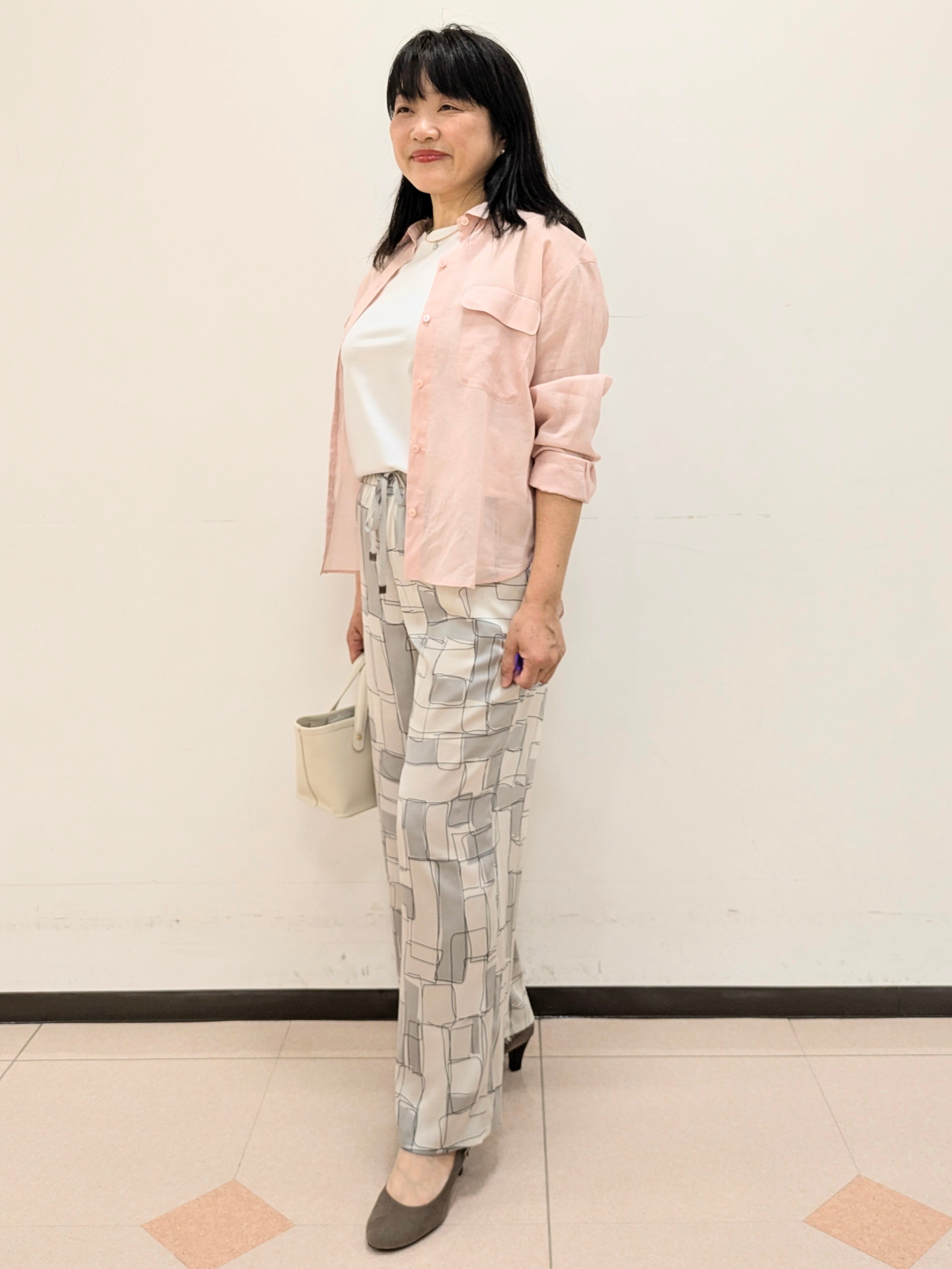ともさんの「UNTITLED｜【接触冷感】ドライタッチシャツ」を使ったコーディネート