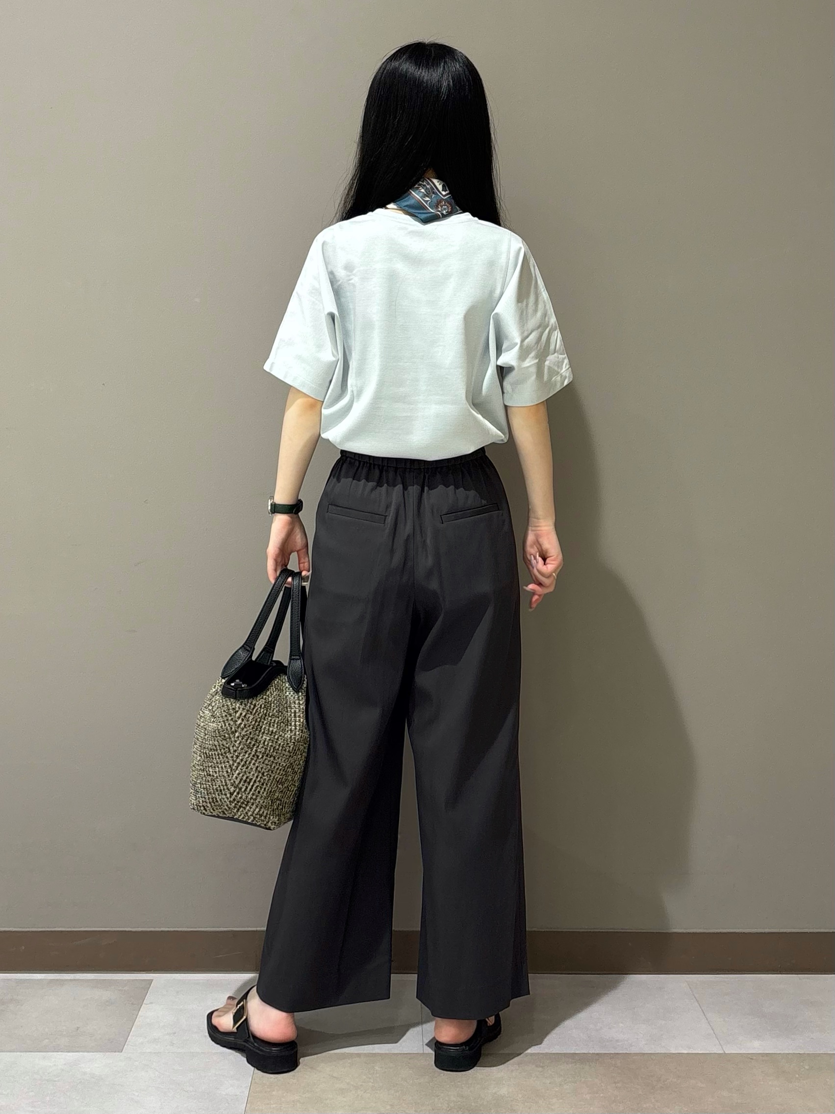 KEIKOさんの「INDIVI｜【汗ジミ防止／褒められTシャツ】上品カジュアル！ドルマンTシャツ」を使ったコーディネート